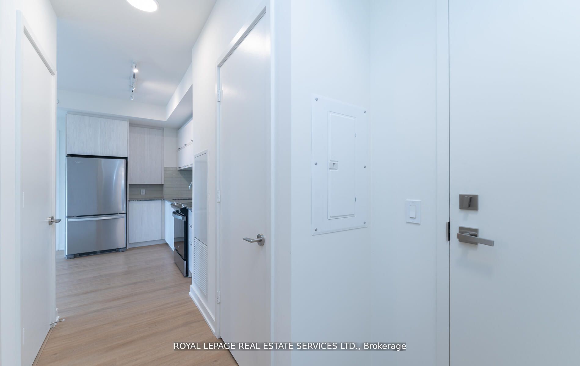 Unit 610 - 10 Deerlick Court, North York 4