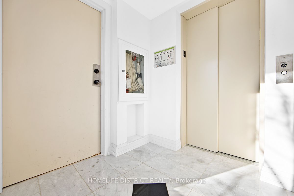 Unit 200 - 243 Niagara Street, Toronto 3