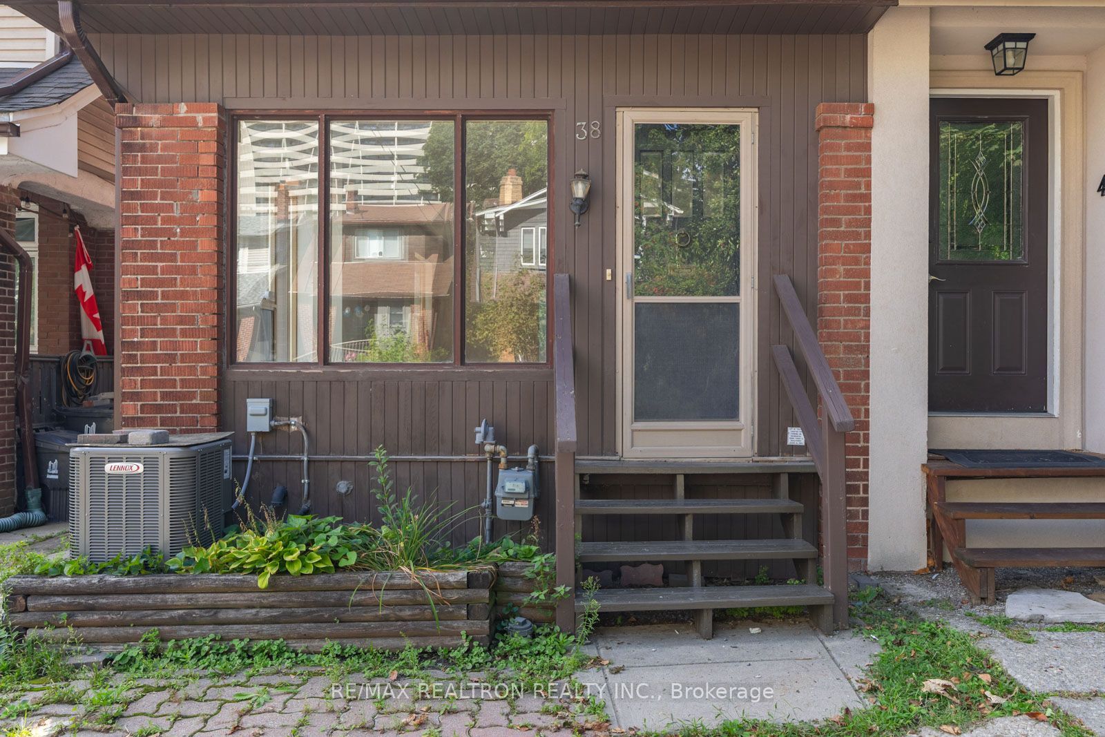 38 Henning Avenue, Toronto 4