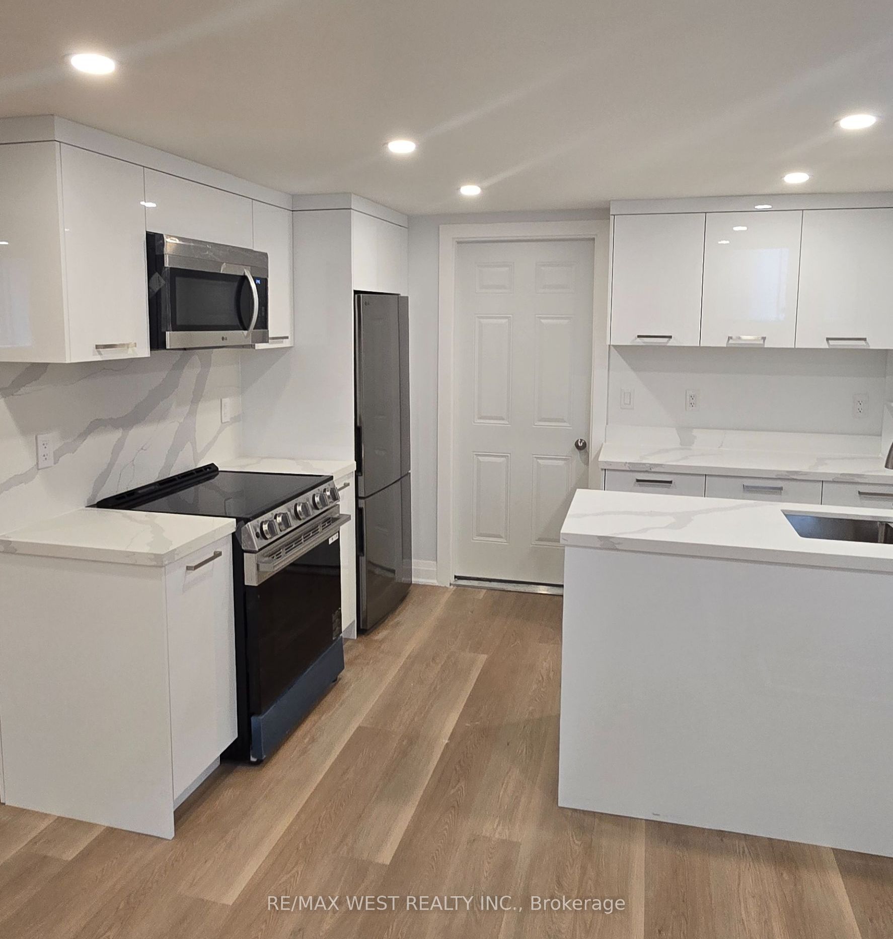 Unit Basement - 82 Madawaska Avenue, North York 4