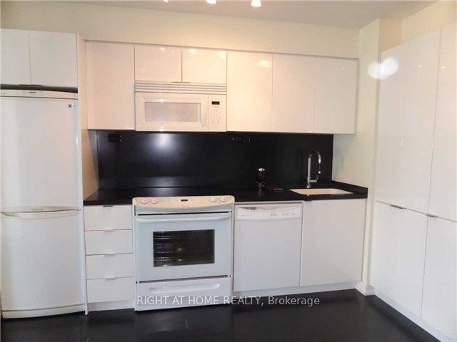 Unit 1505 - 15 Iceboat Terrace, Toronto 4
