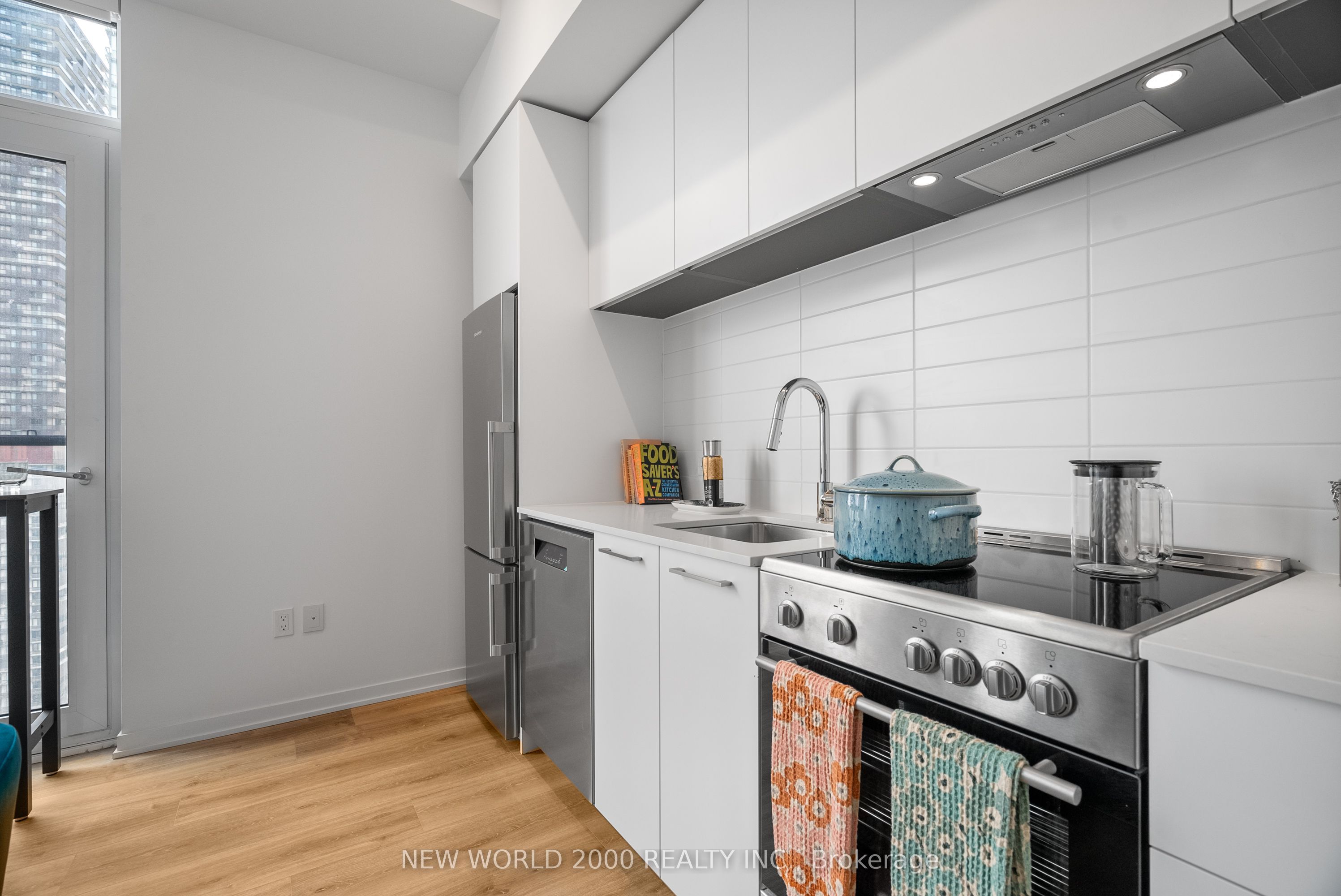 Unit 1210 - 101 Roehampton Avenue, Toronto 3