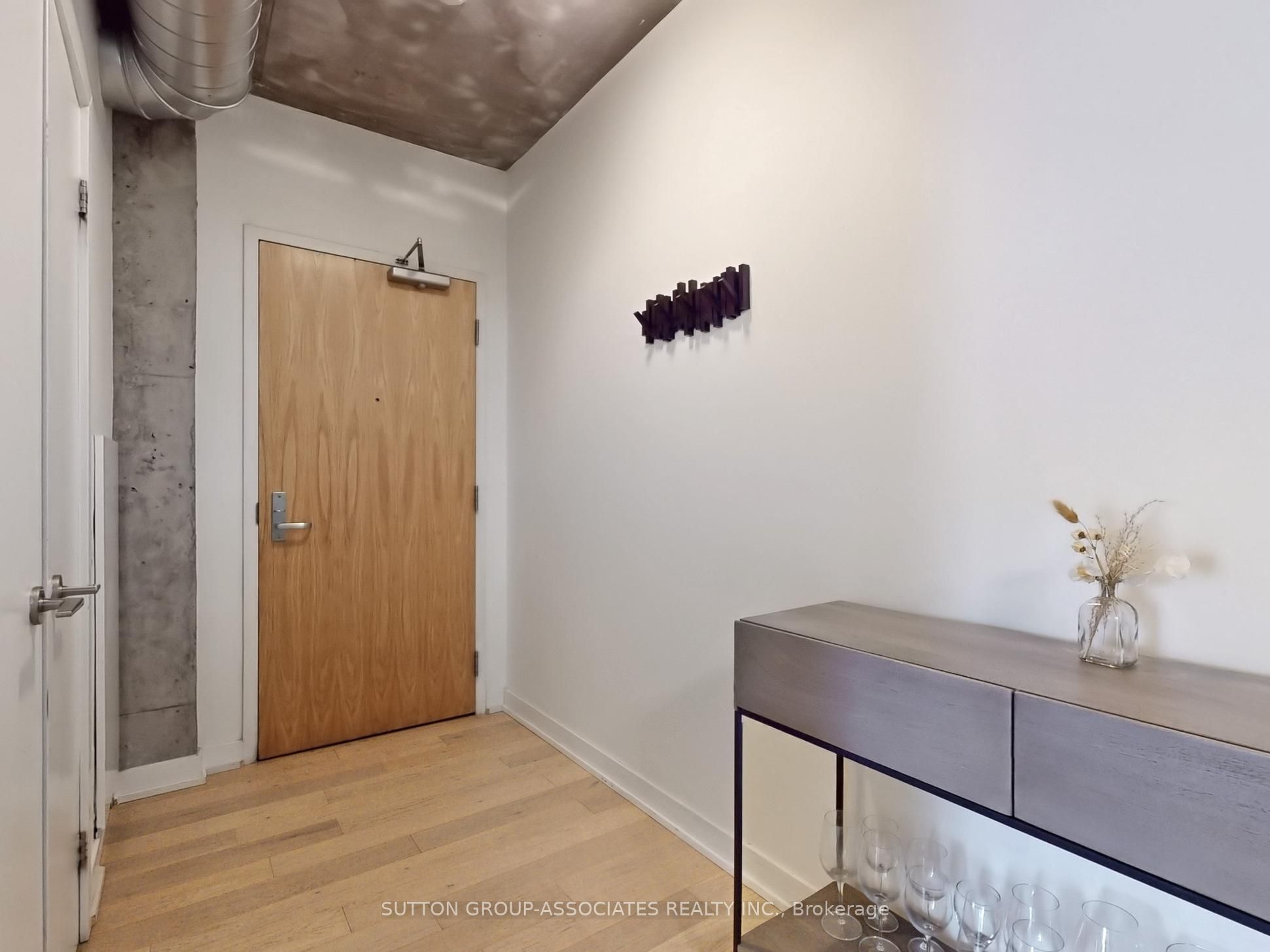 Unit 811 - 138 Princess Street, Toronto 4