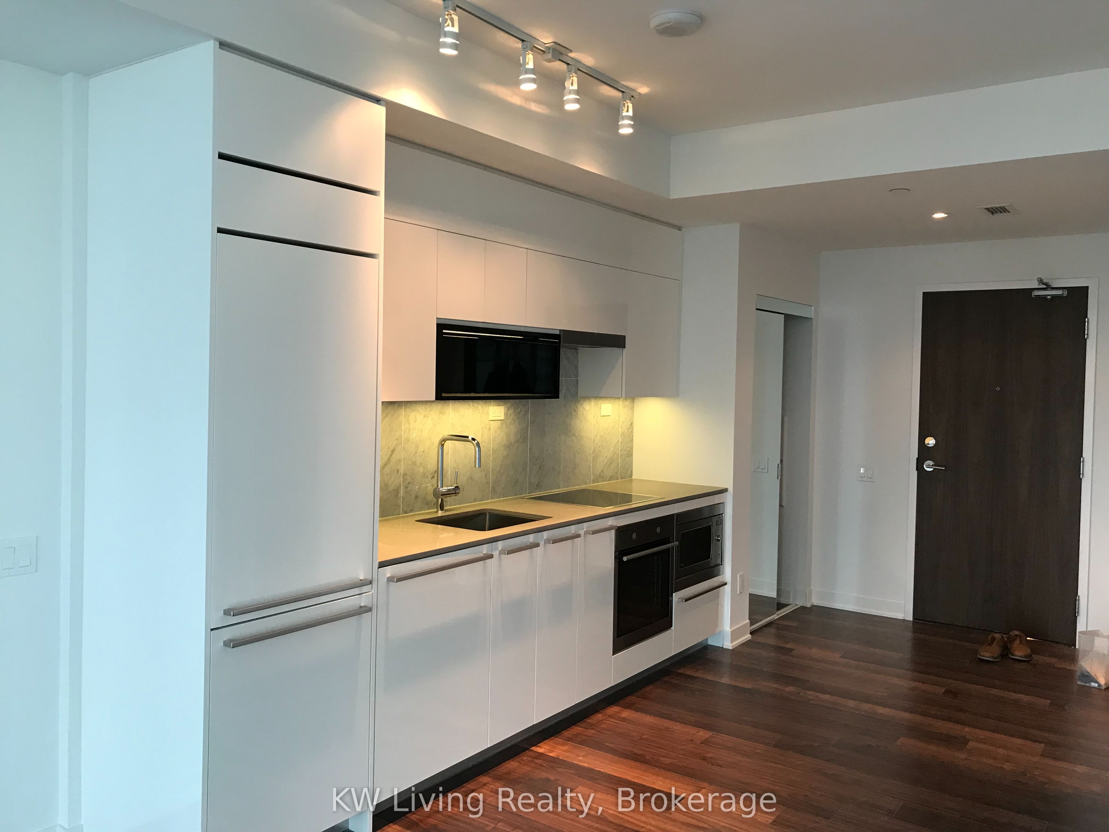 Unit 908 - 90 Queens Wharf Road, Toronto 3