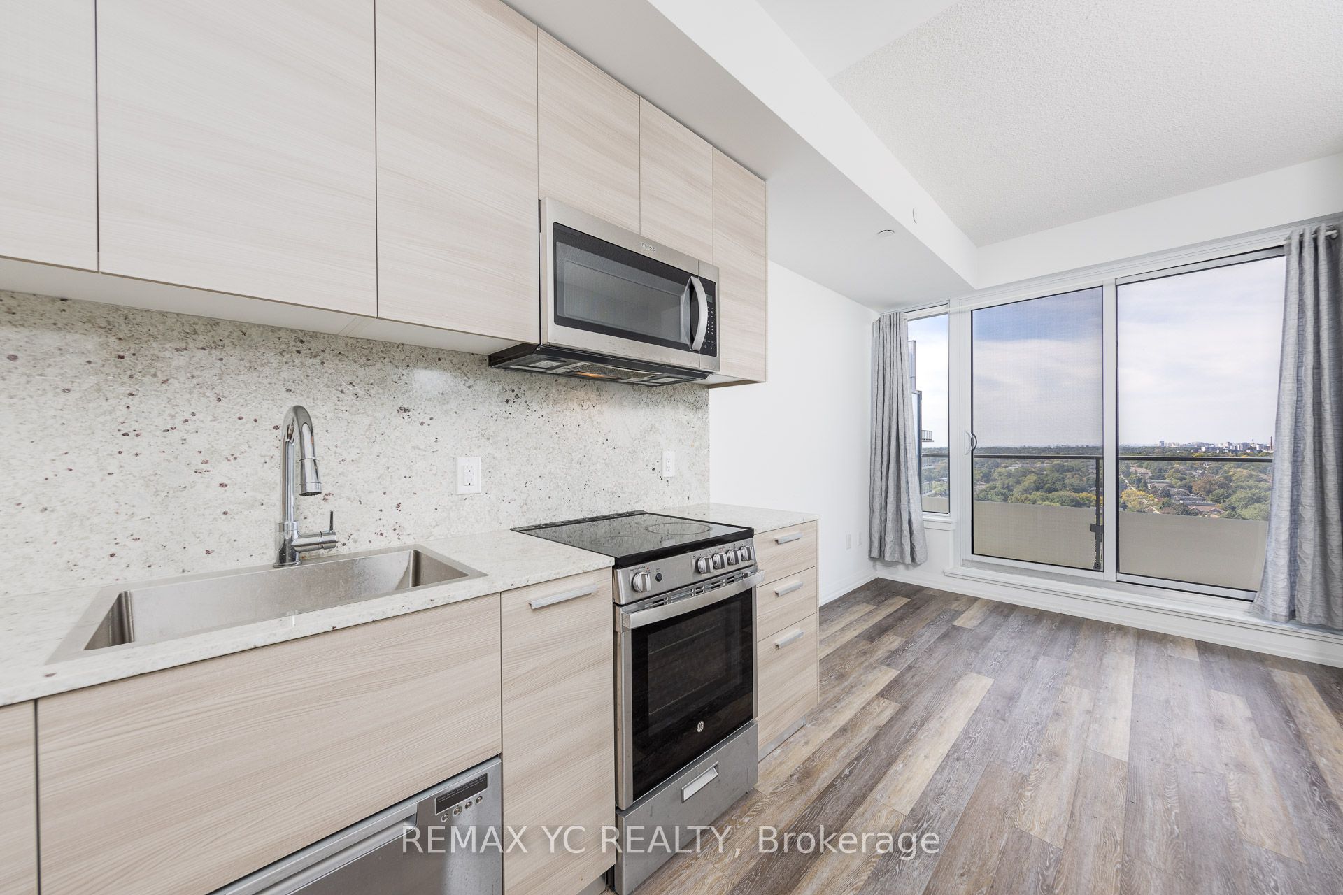 Unit 2110 - 75 Canterbury Place, North York 5