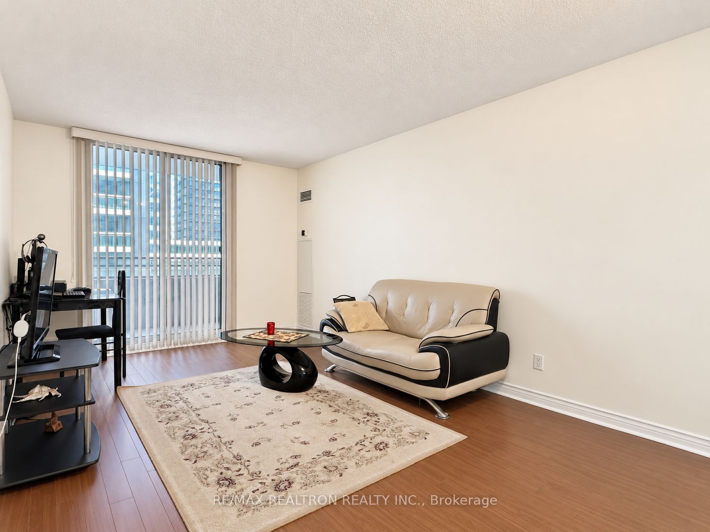 Unit 511 - 256 Doris Avenue, North York 3