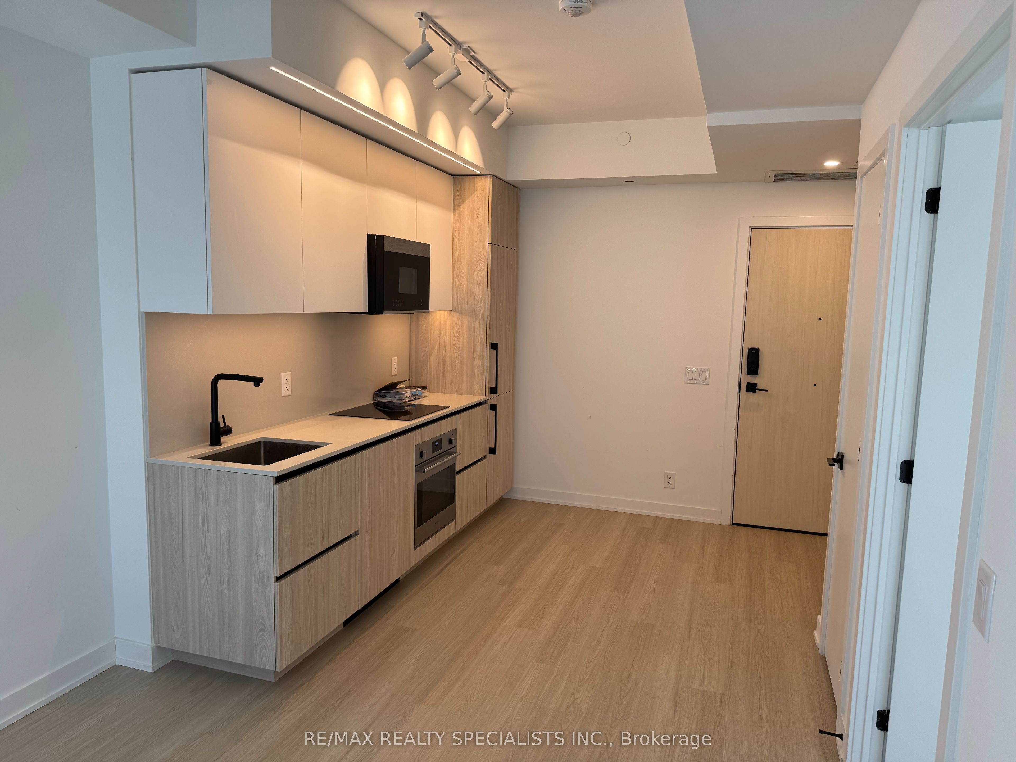 Unit 311 - 699 SHEPPARD Avenue E, North York 4