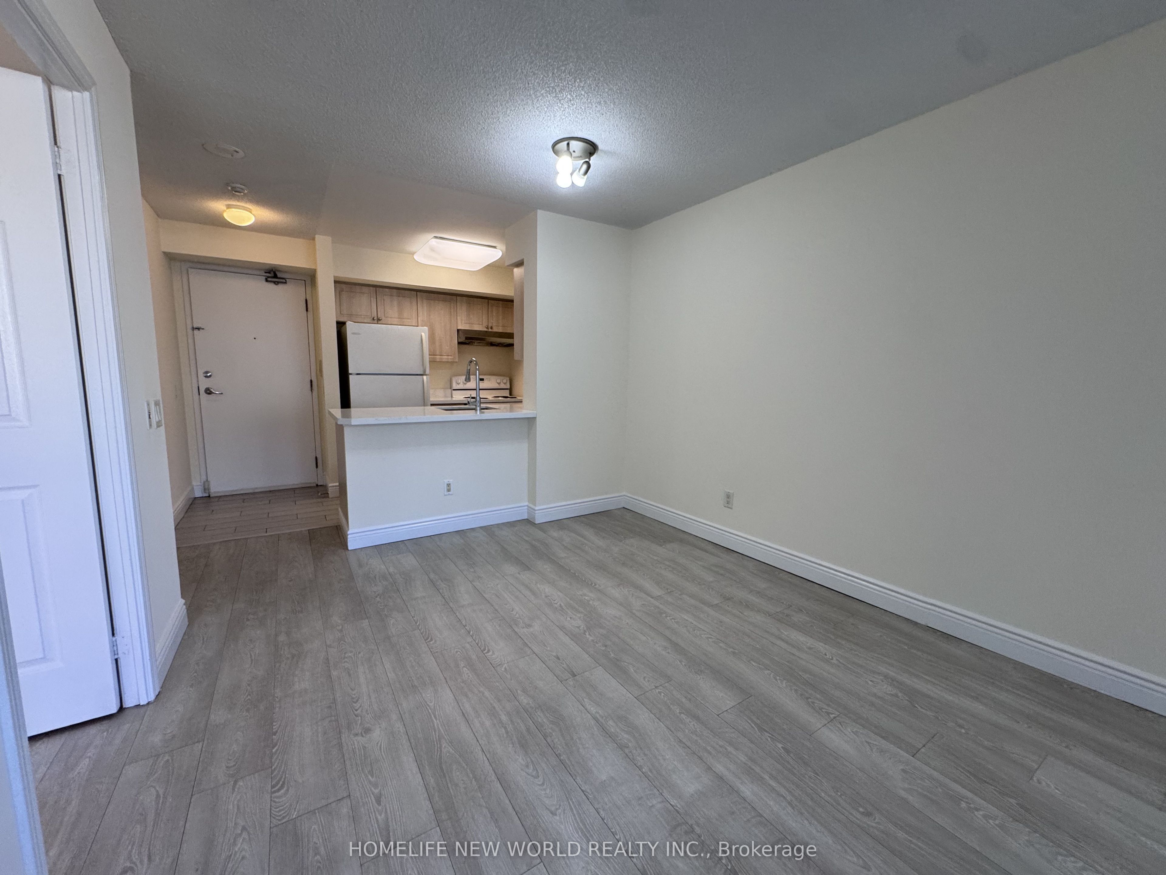 Unit 307 - 153 Beecroft Road, North York 5