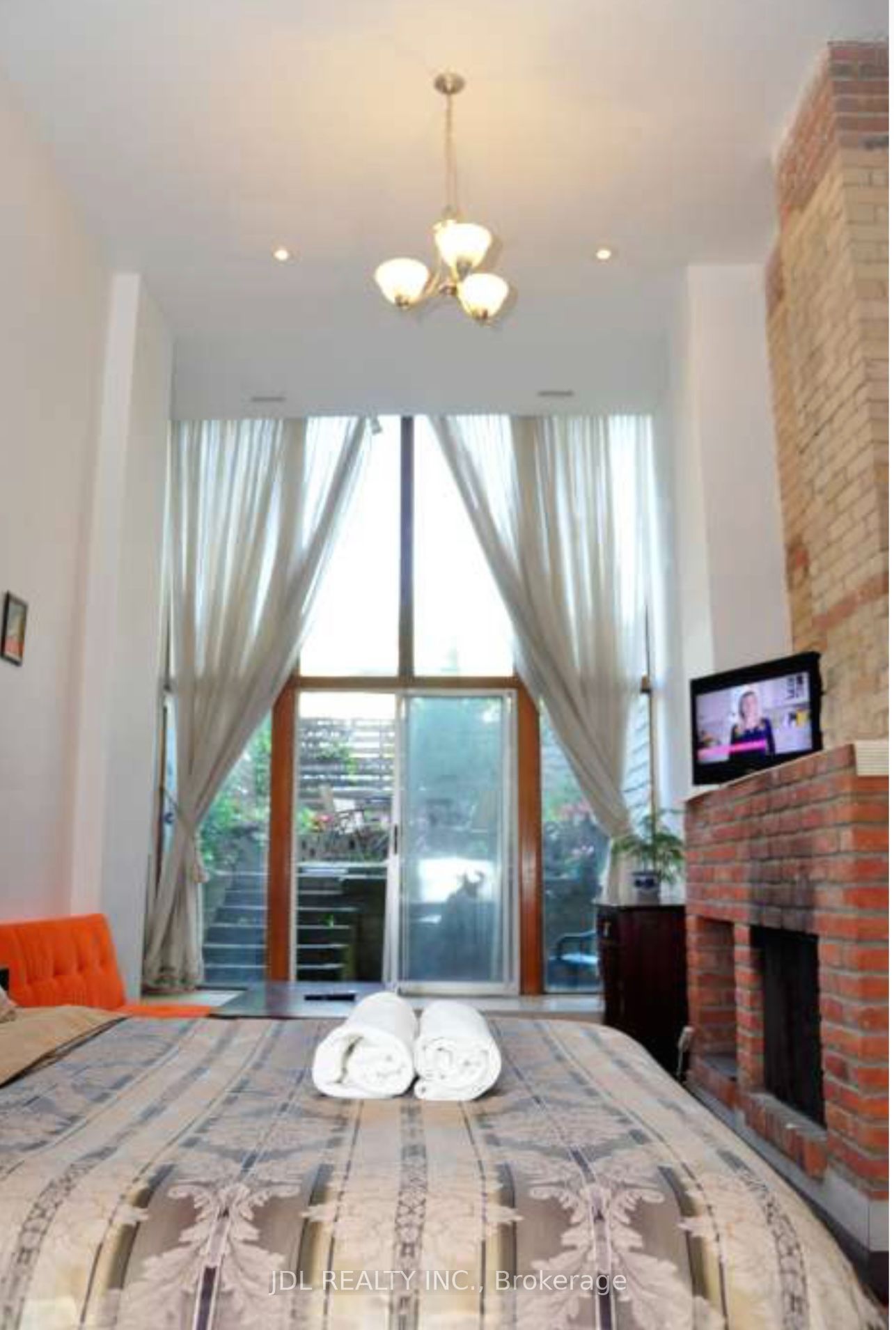 Unit masterbedroomA main floor - 118 Shuter Street, Toronto 2