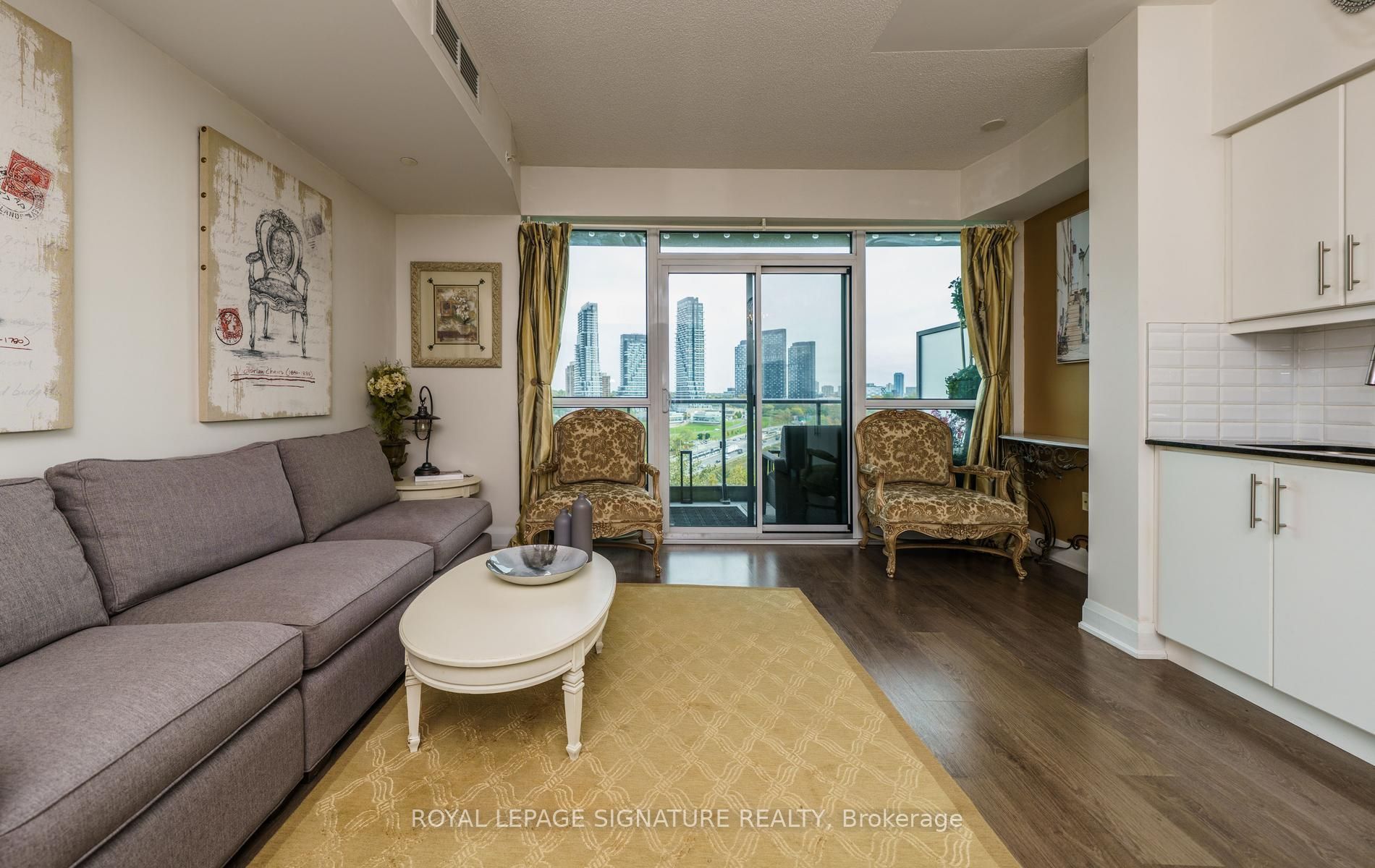 Unit 618 - 160 Vanderhoof Avenue, Toronto 4