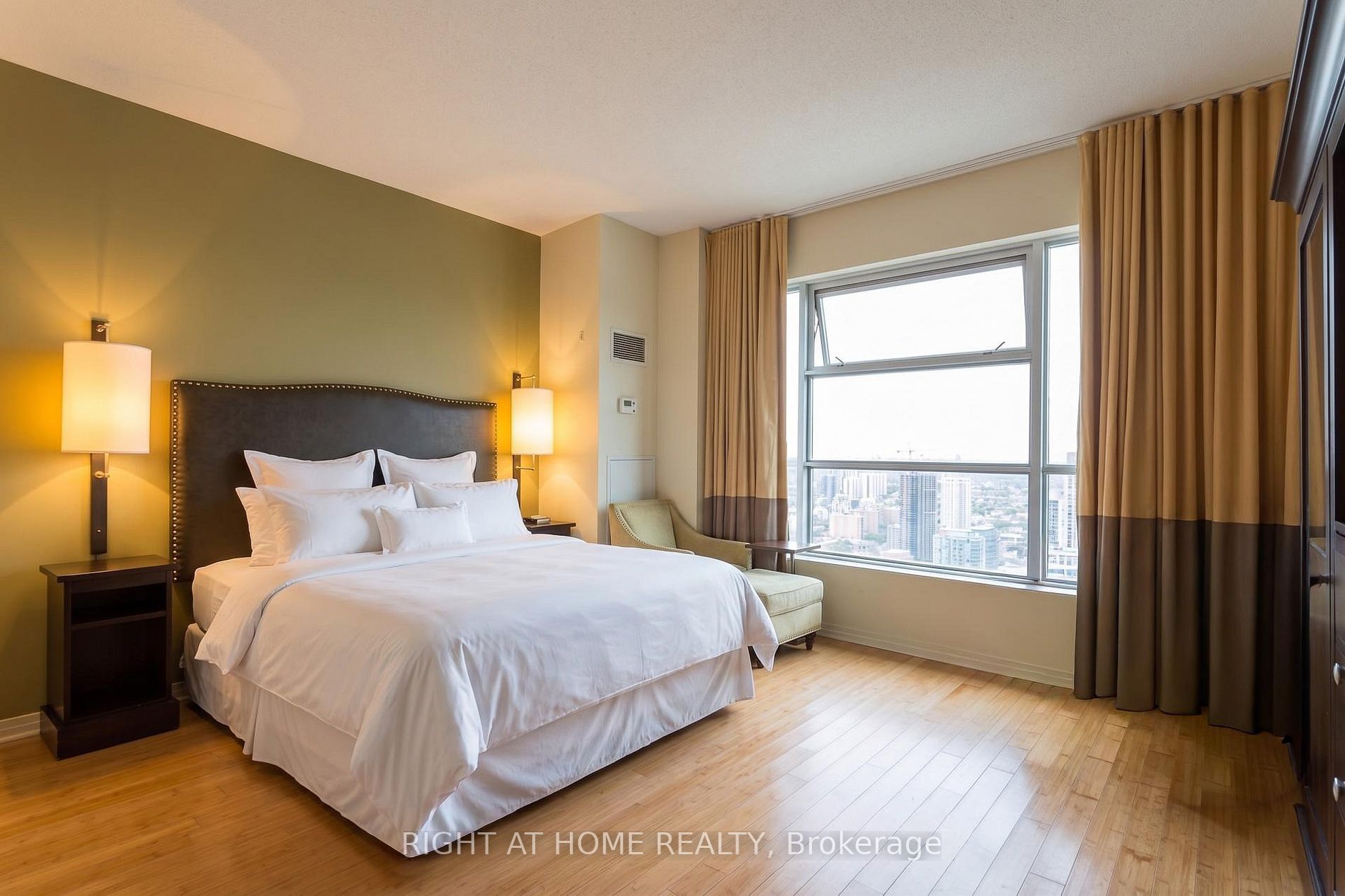 Unit 4404 - 1 King Street W, Toronto 2