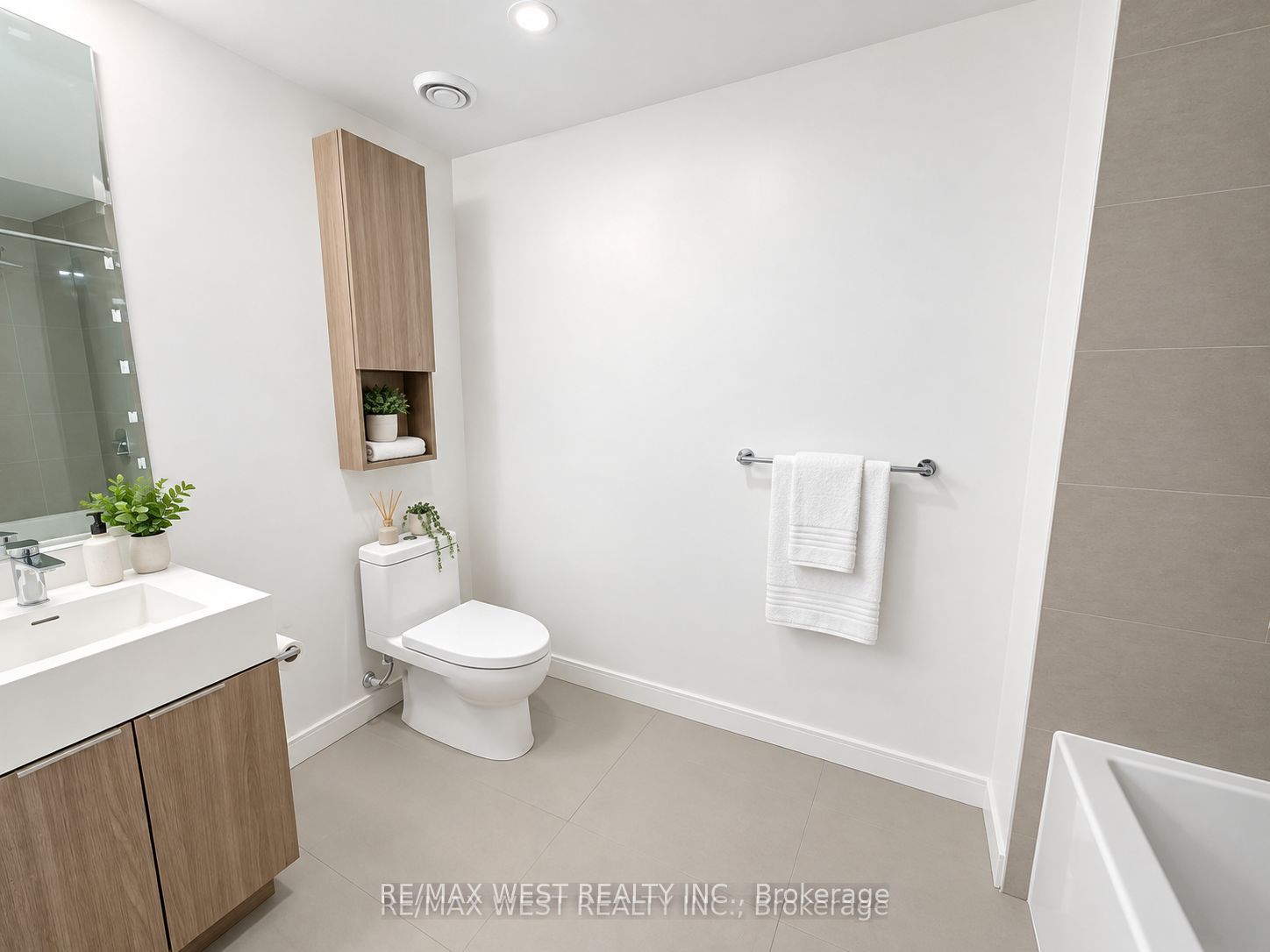 Unit N808 - 35 Rolling Mills Road, Toronto 5