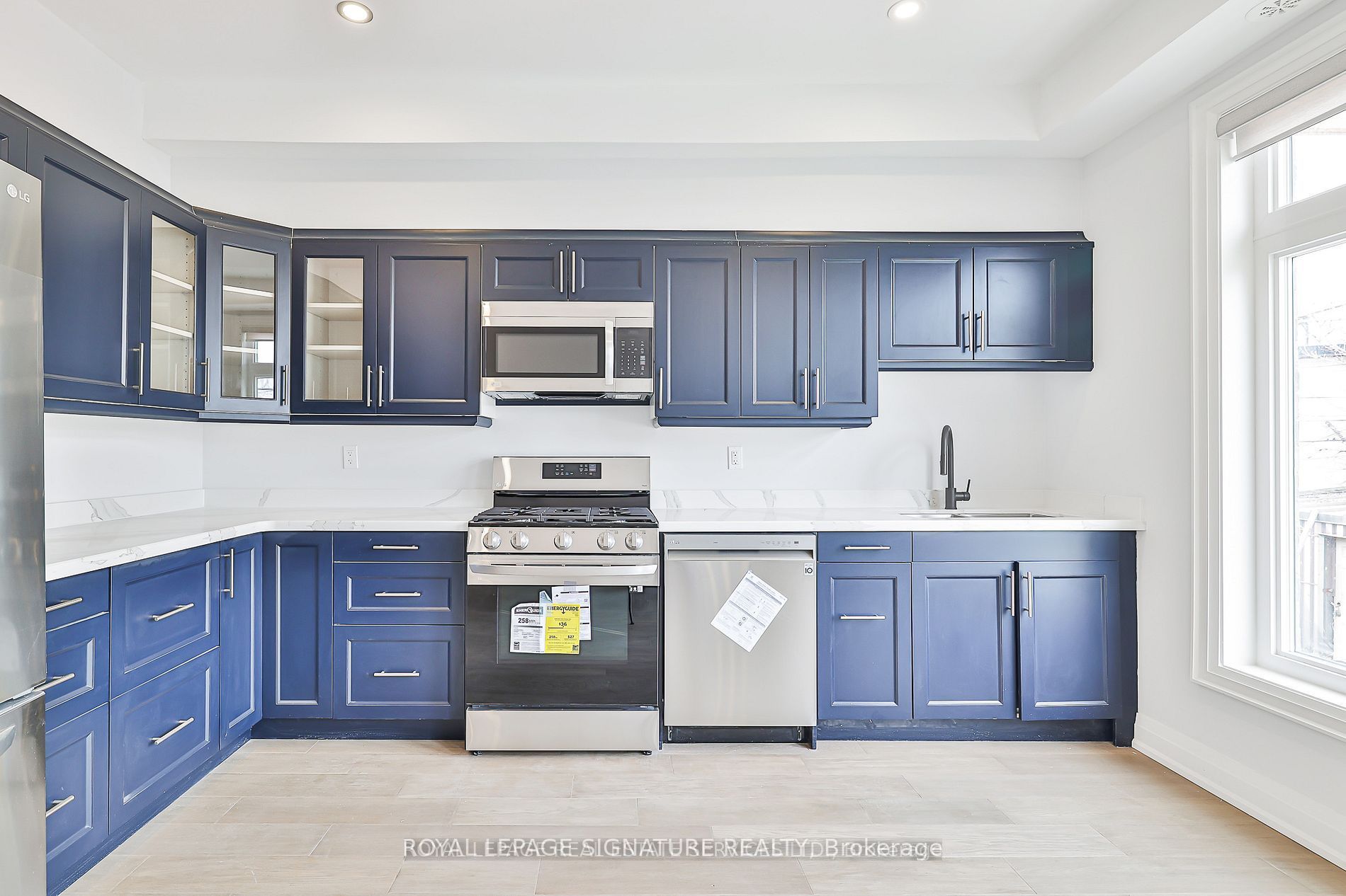 Unit Main - 60 Belvidere Avenue, Toronto 3