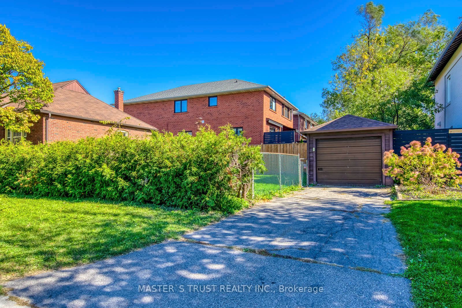 389 Lawrence Avenue W, Toronto 4