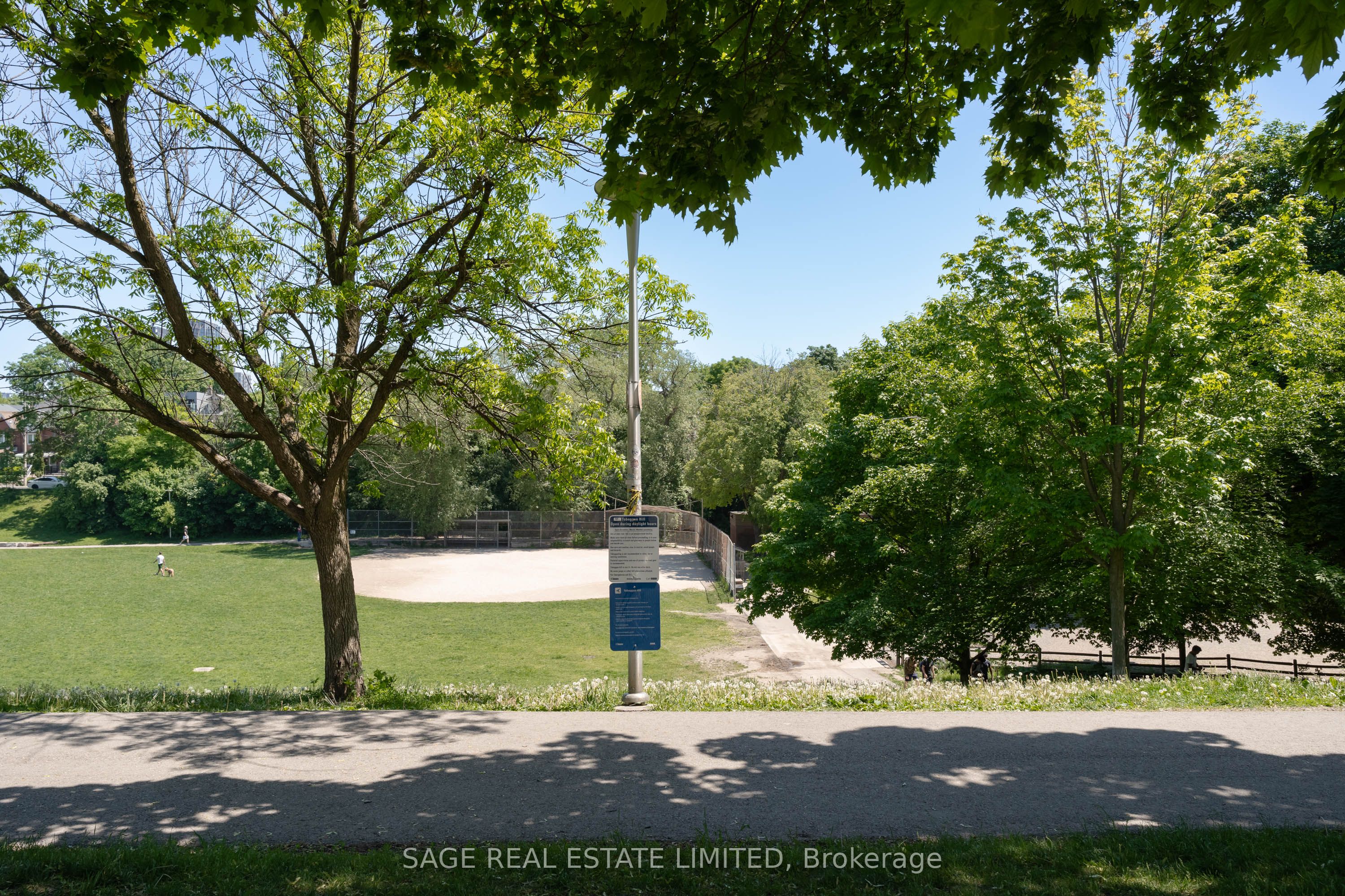 391 Montrose Ave, Toronto, Ontario M6G3H2 Sold History HouseSigma