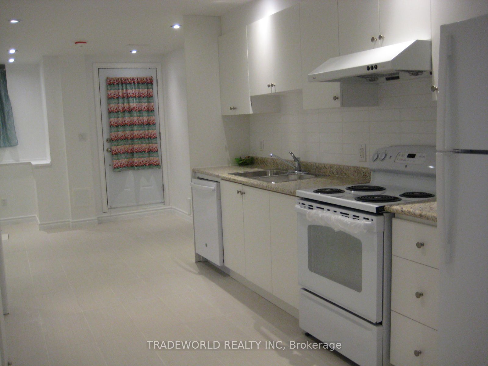 Unit Lower - 765 Gerrard Street E, Toronto 3