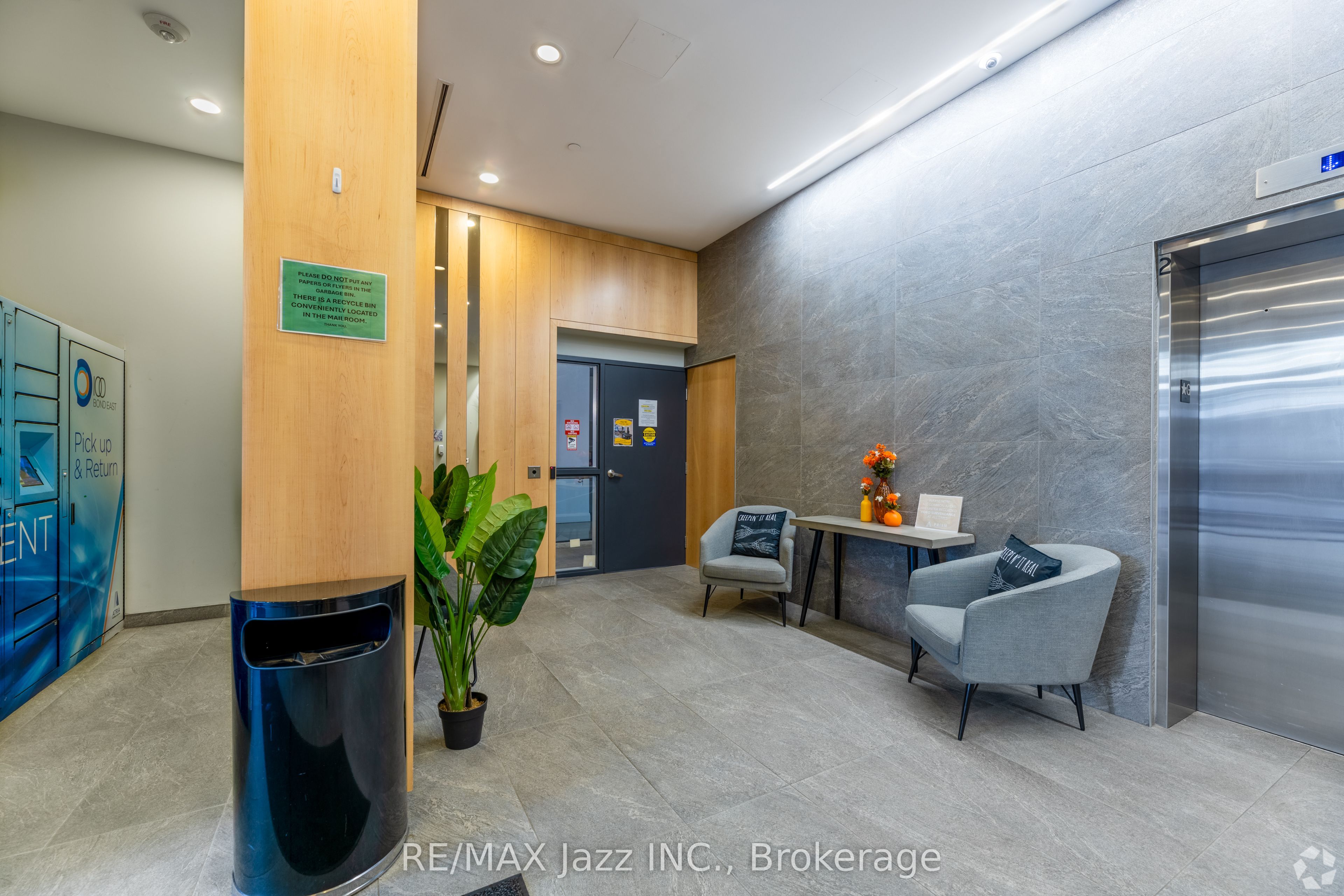 Unit 1004 - 100 Bond Street E, Oshawa 3