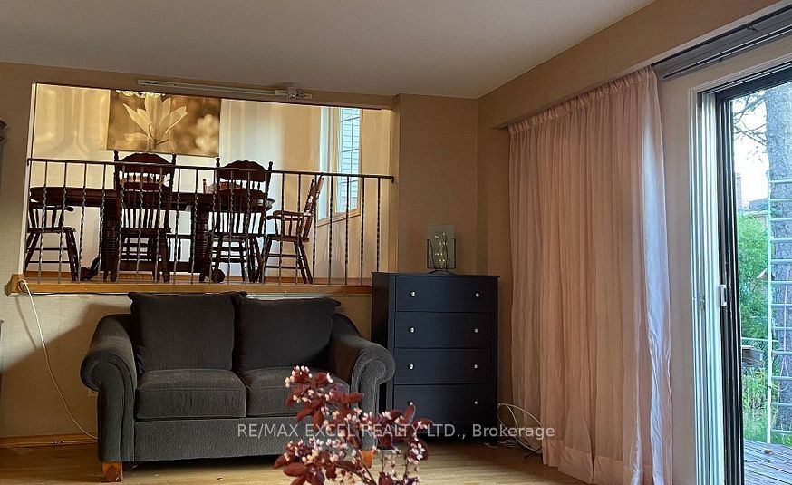 44 APPLEMORE Road W, Scarborough 3