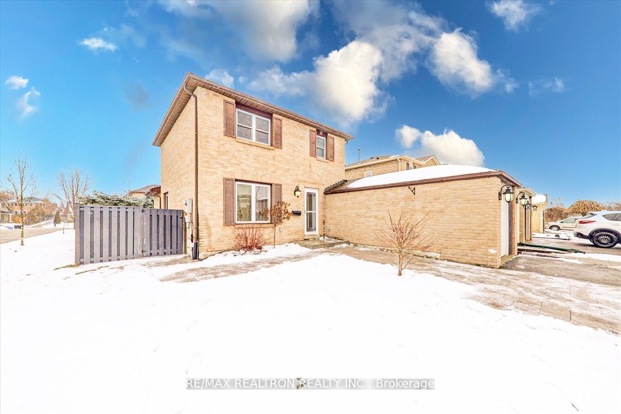 Unit BSMT - 635 BECKWORTH Square, Pickering 2
