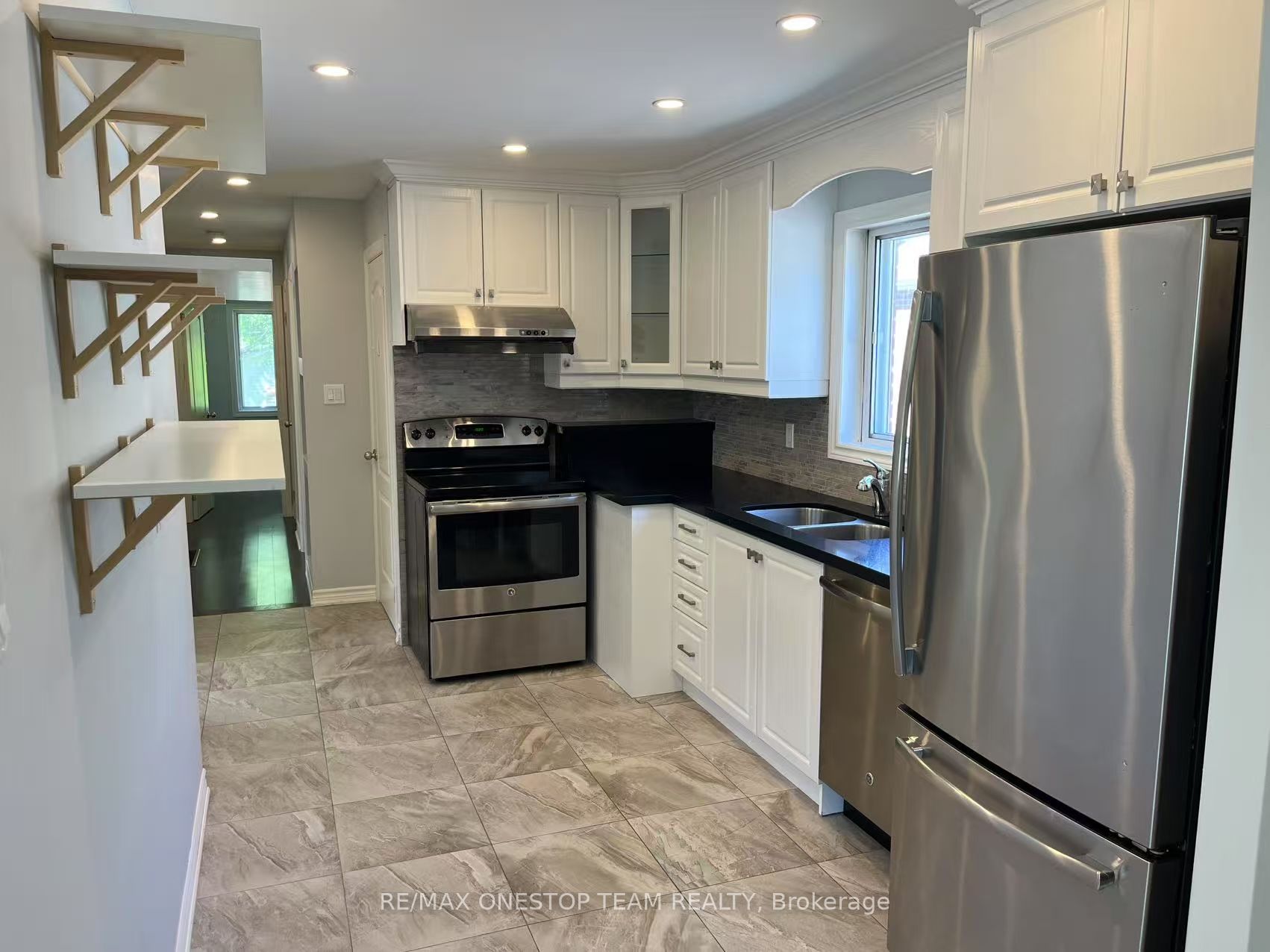 936 Pharmacy Avenue, Scarborough 4
