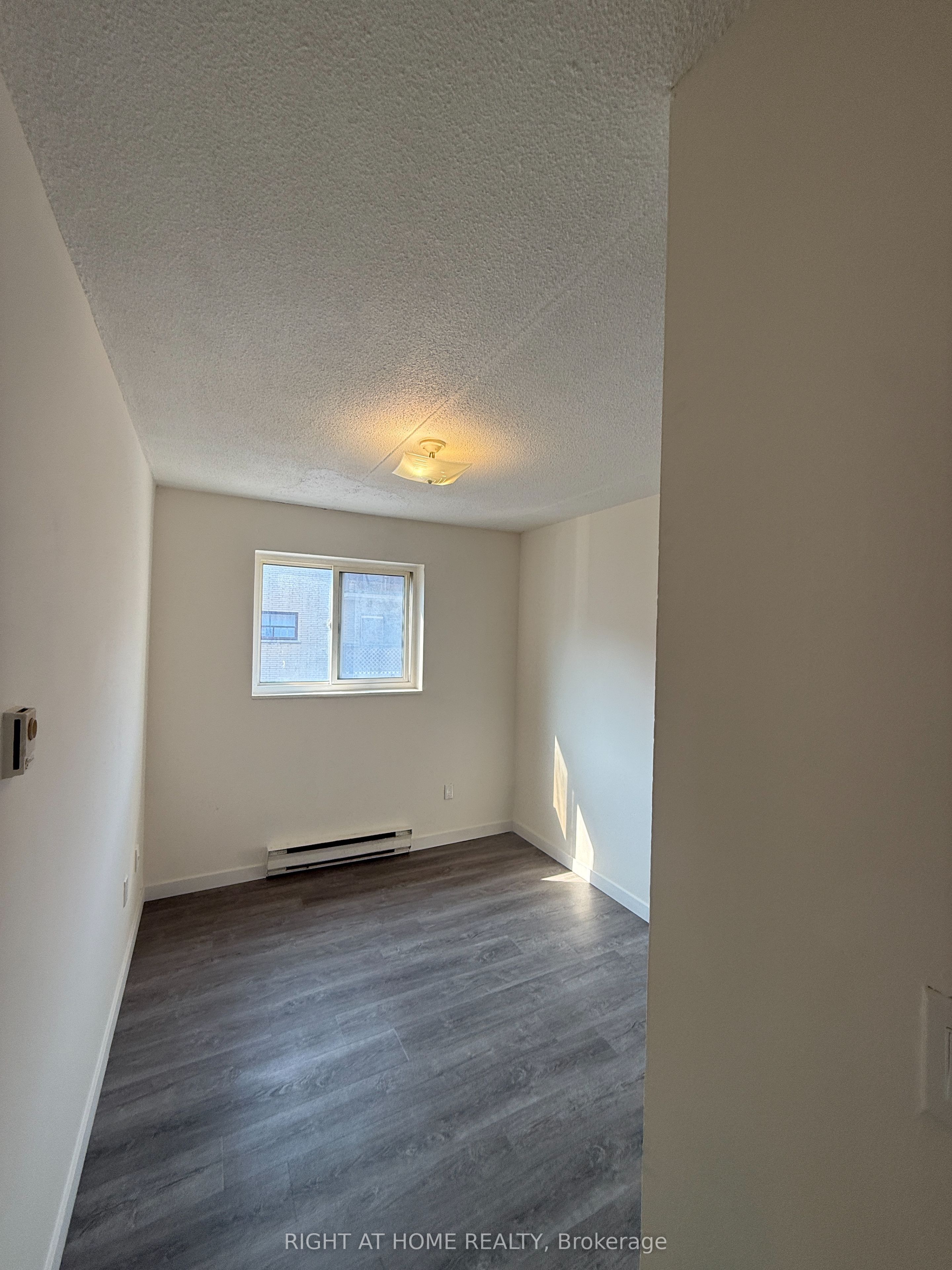 Unit 205 - 555 Oxford Street, Oshawa 4
