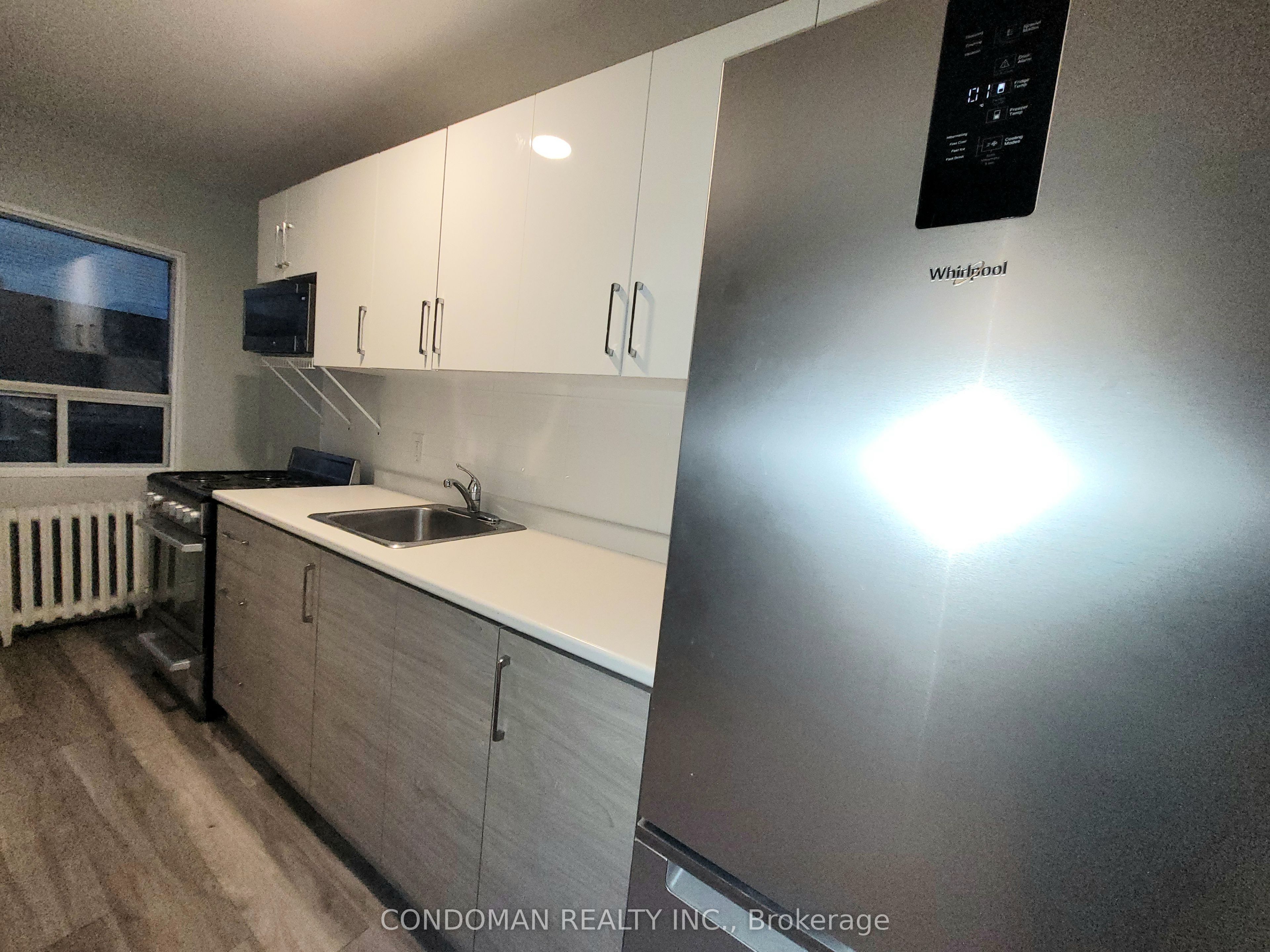 Unit 305 - 852 Broadview Avenue, Toronto 5