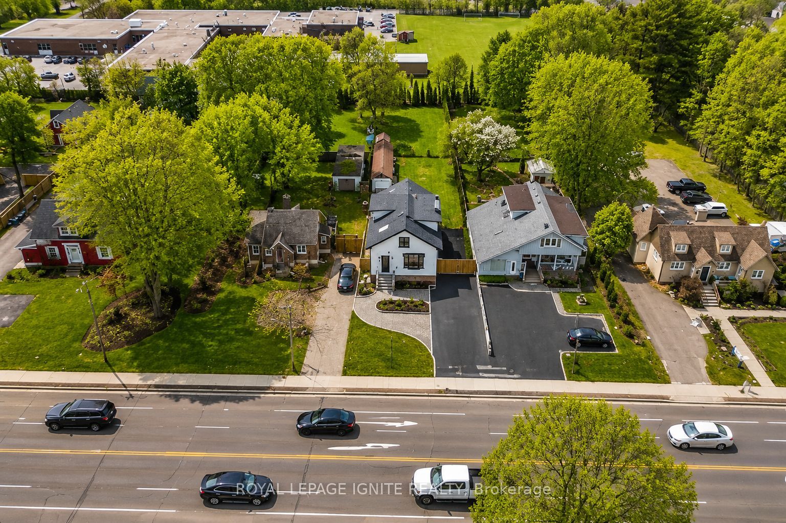 515 Kingston Road W, Ajax 2