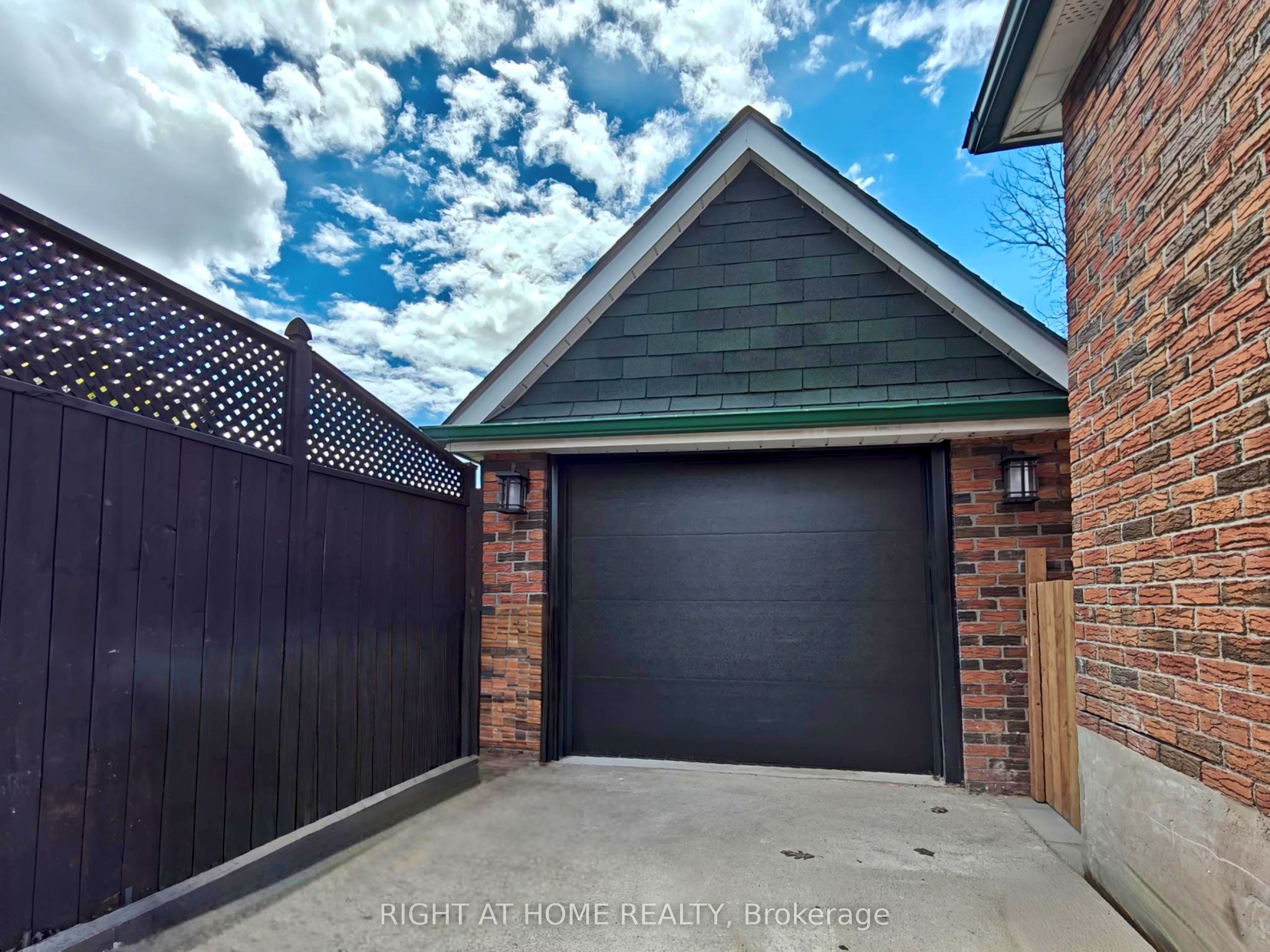 Unit Lower Level - 92 Cadillac Avenue S, Oshawa 4