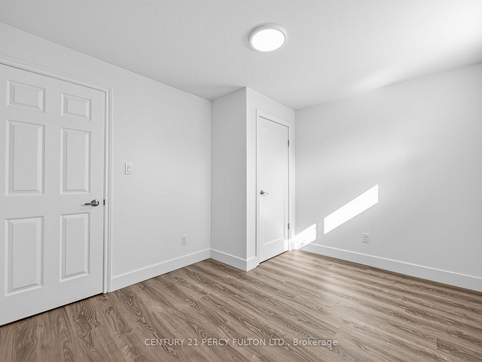 Unit 11 - 200 Garden Street, Whitby 4