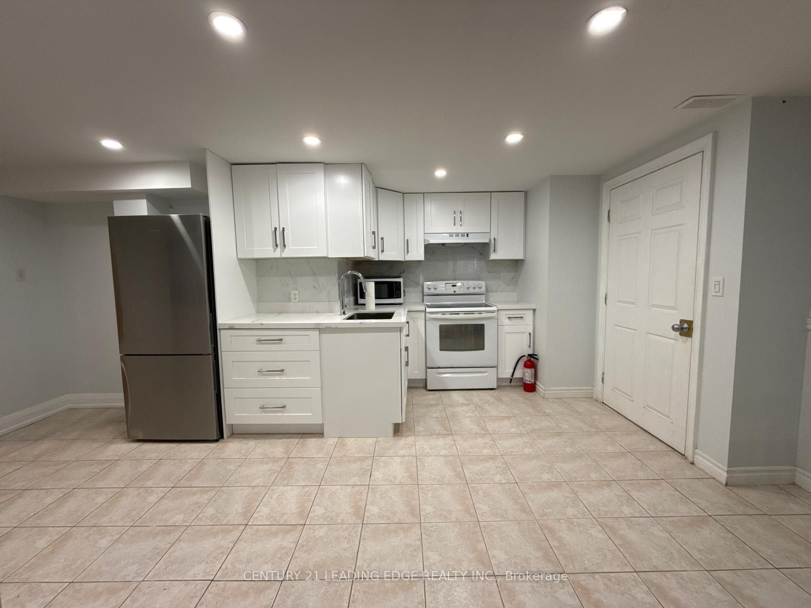 Unit Lower - 753 Glenforest Street, Oshawa 2