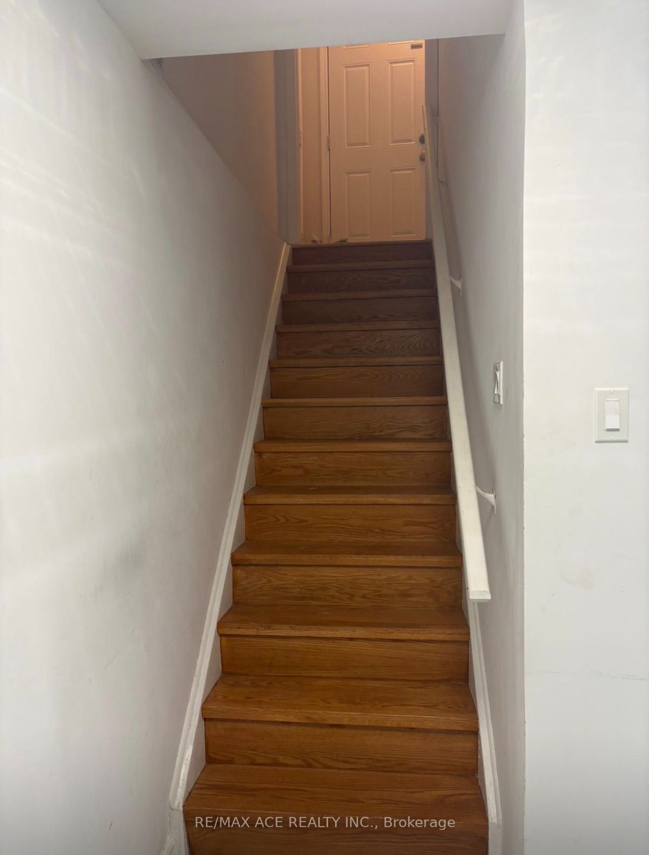 Unit Bsmt - 1851 Parkhurst Crescent, Pickering 3