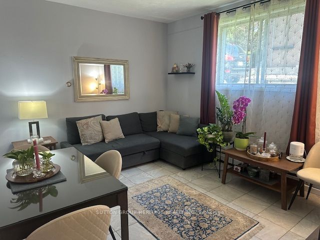 Unit 1 - 509 Colborne Street W, Whitby 2