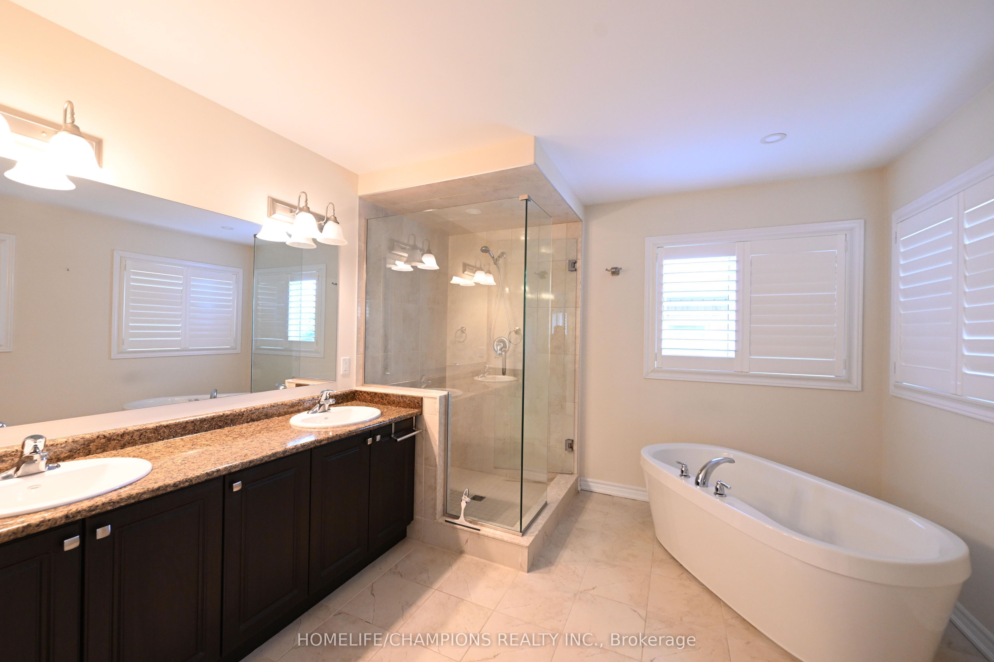 211 Northglen Boulevard, Clarington 3
