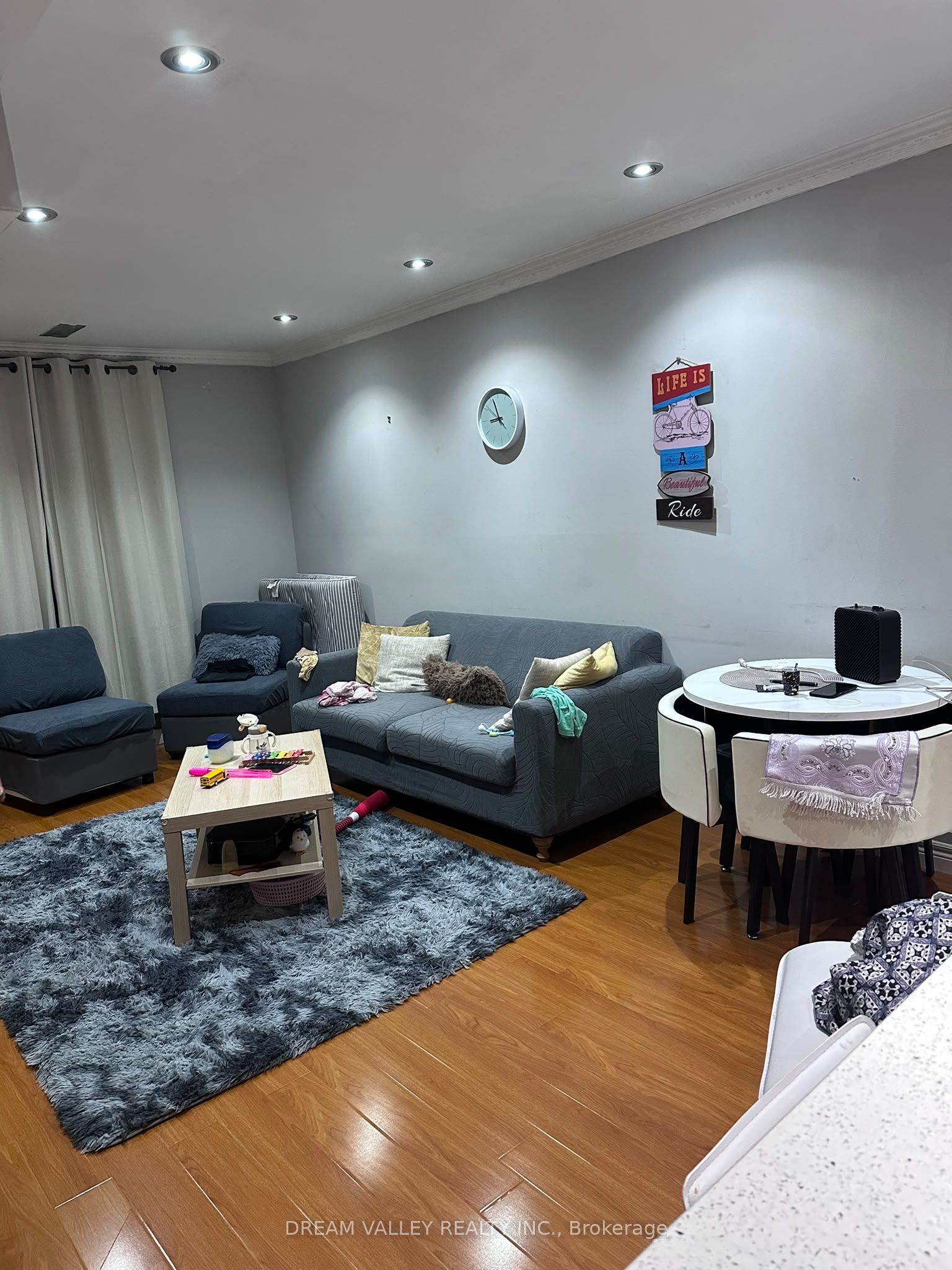 Unit Basement - 275 Waterford Gate, Pickering 3