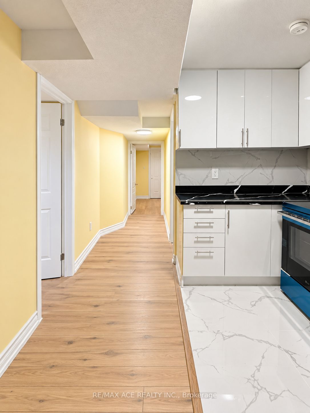 Unit Bsmt - 57 Steppingstone Trail, Scarborough 4