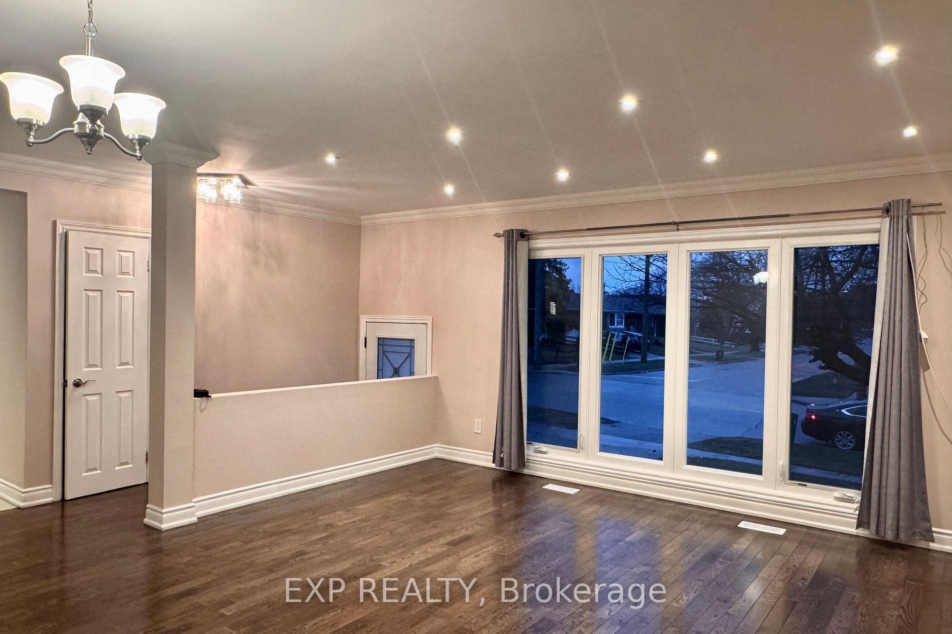 69 Hollyhedge Drive, Scarborough 3