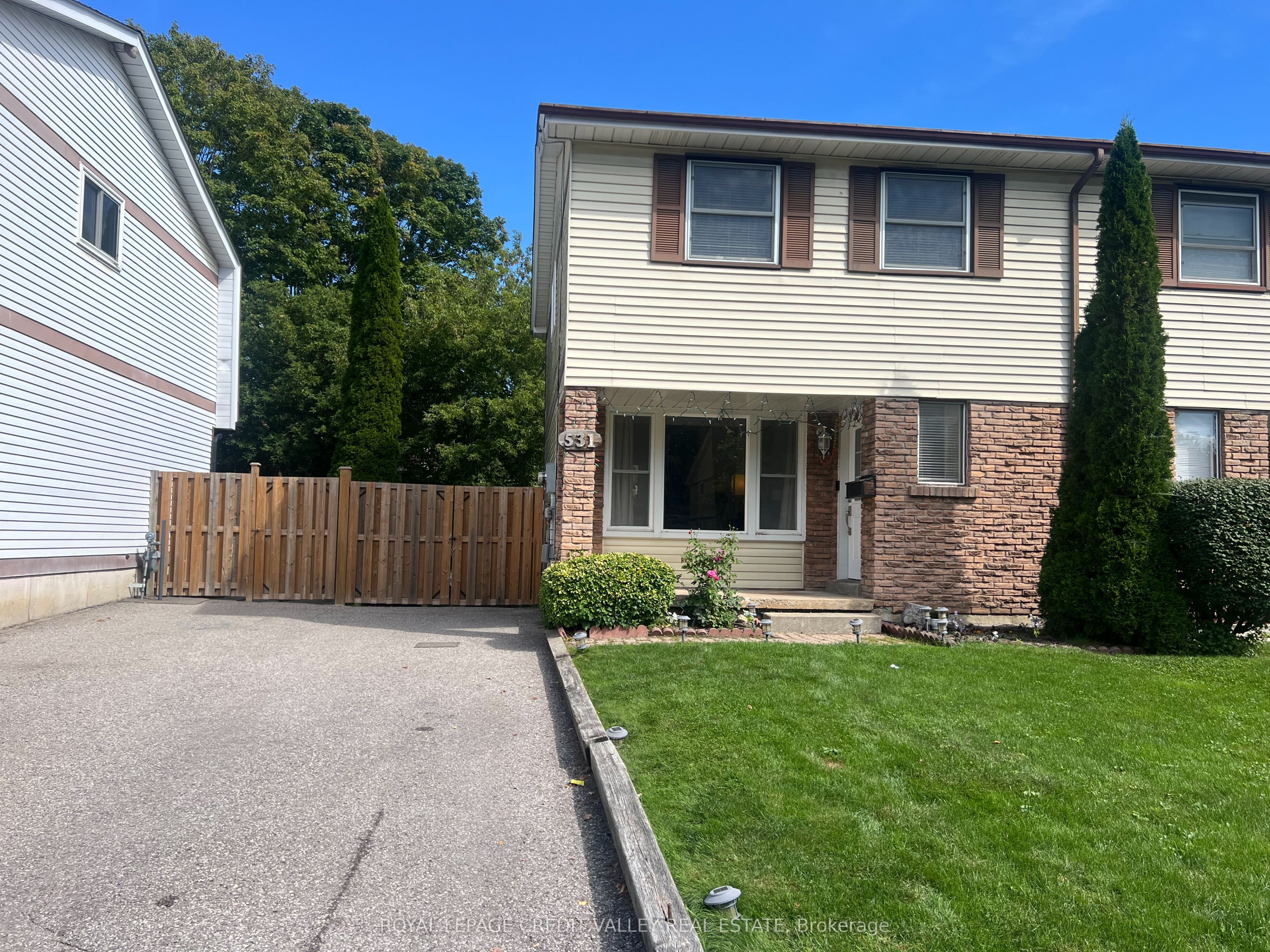 531 Camelot Drive, Oshawa 2