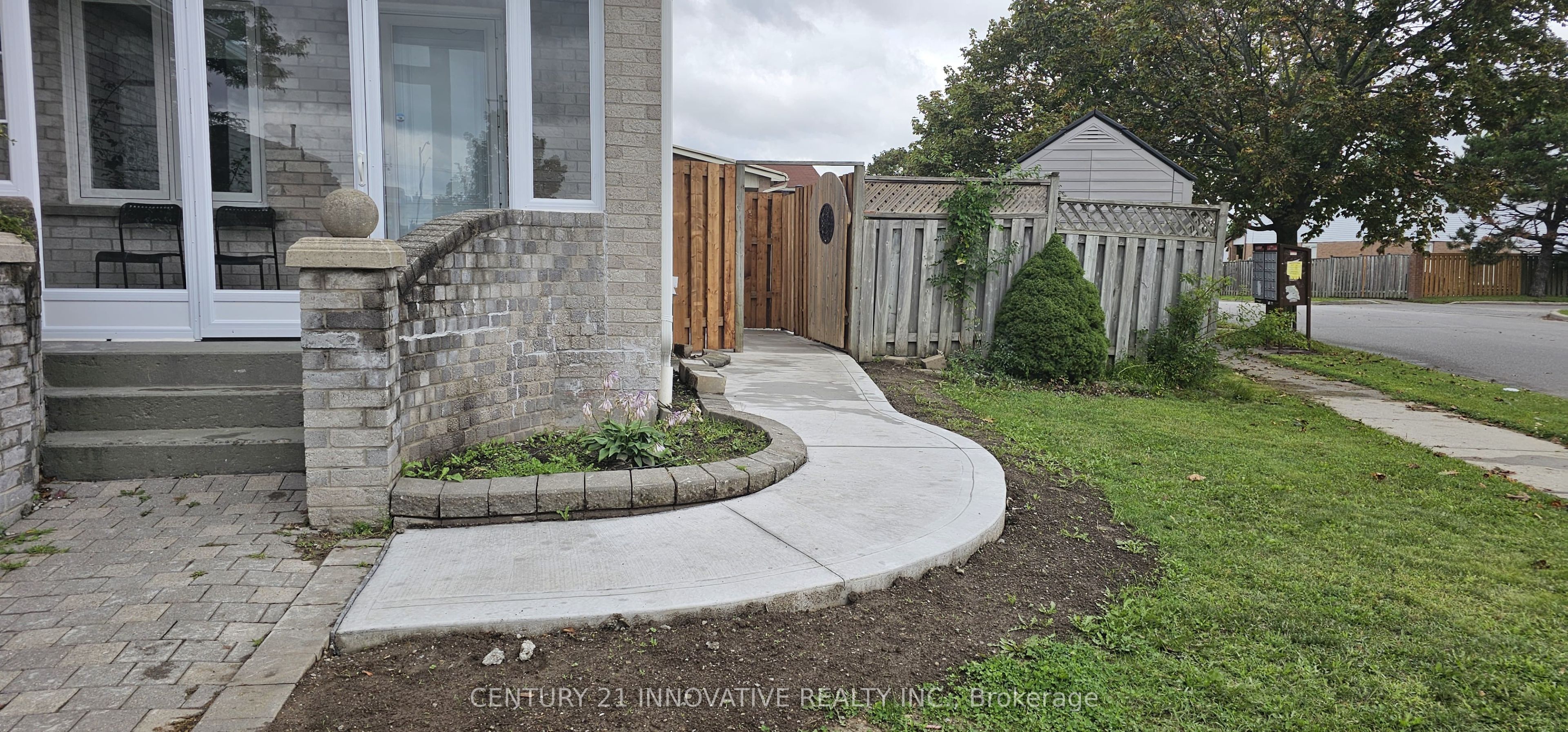 2 Blackburn Crescent, Ajax 2