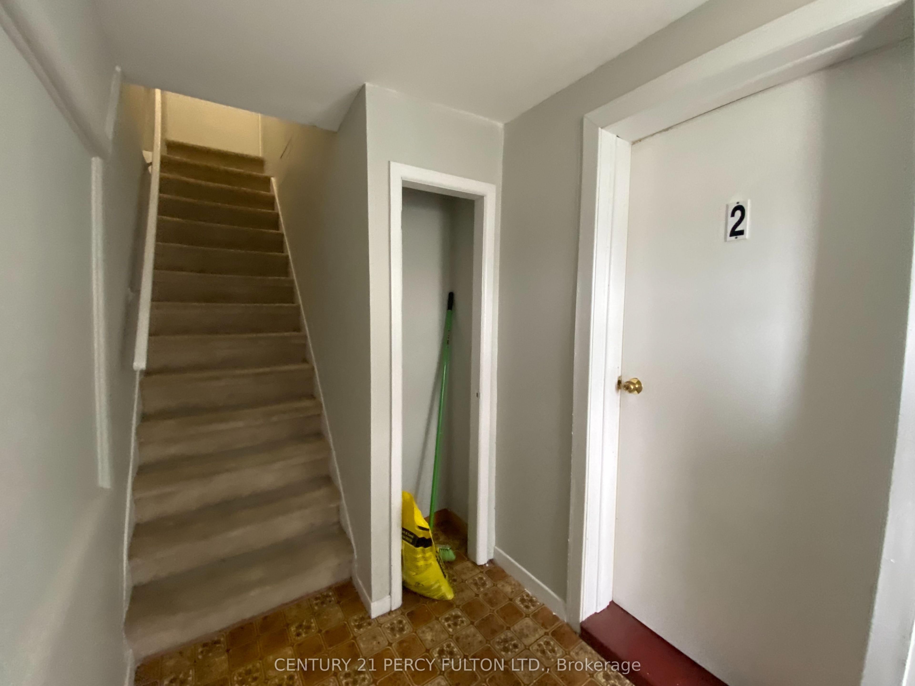 Unit 1 - 169 Mary Street N, Oshawa 4