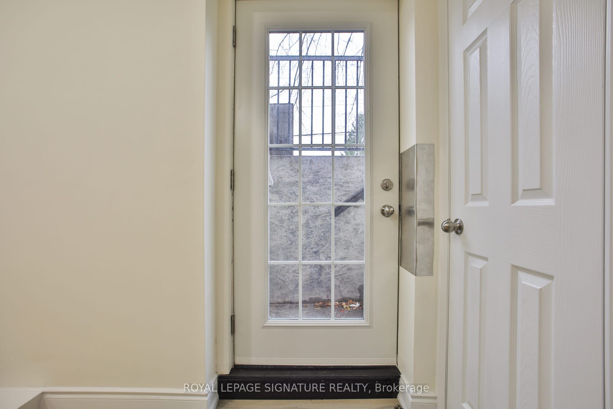 Unit Bsmt - 816 Linden Court, Whitby 4