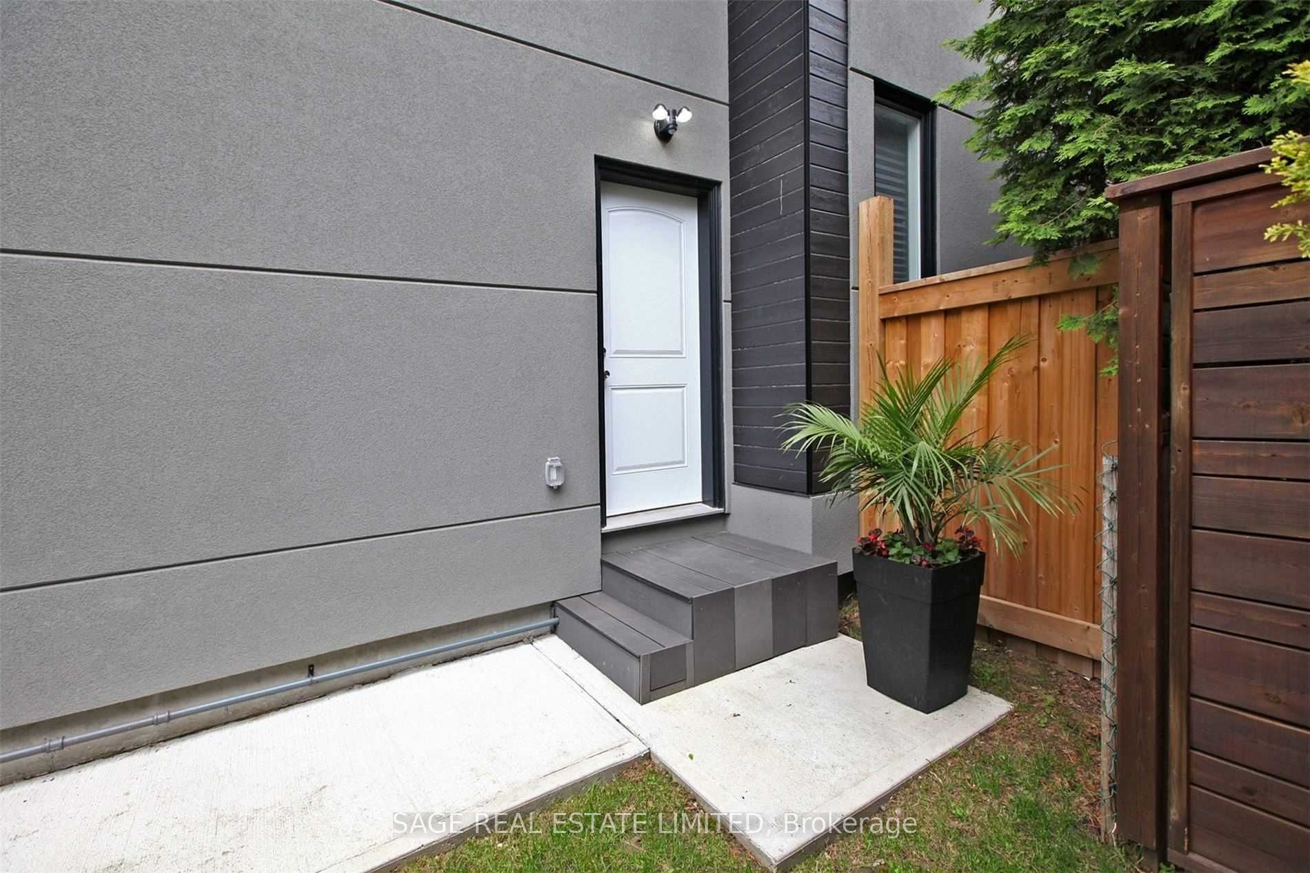 Unit Lower - 14 Furnival Road, Toronto 2
