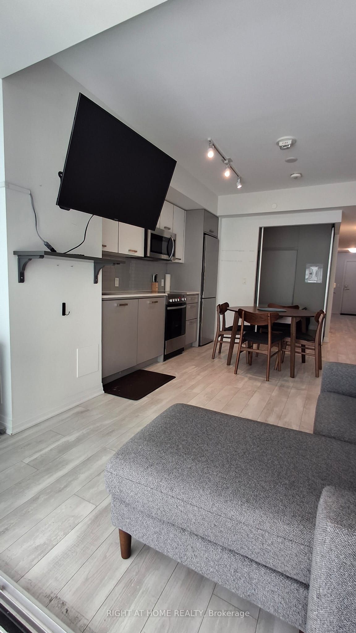 Unit 211 - 1630 Queen Street E, Toronto 3
