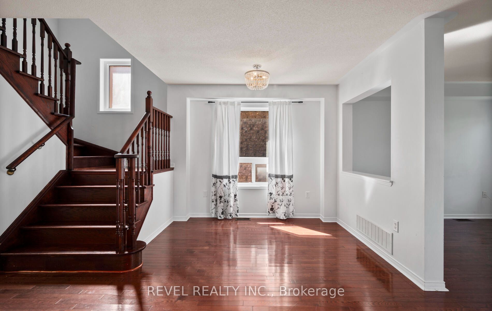 91 Oceanpearl Crescent, Whitby 5