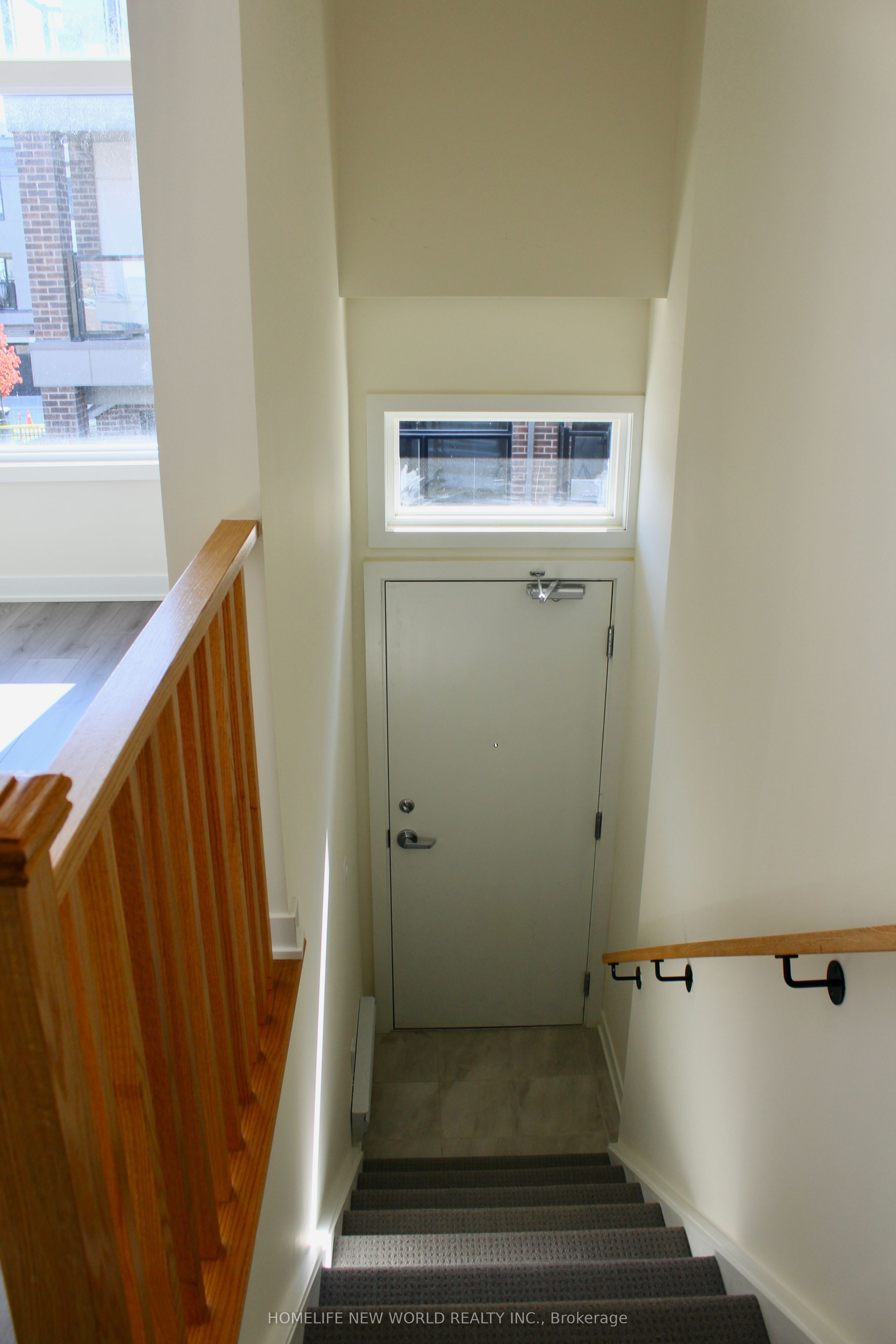 Unit 1419 - 1695 Dersan Street, Pickering 5