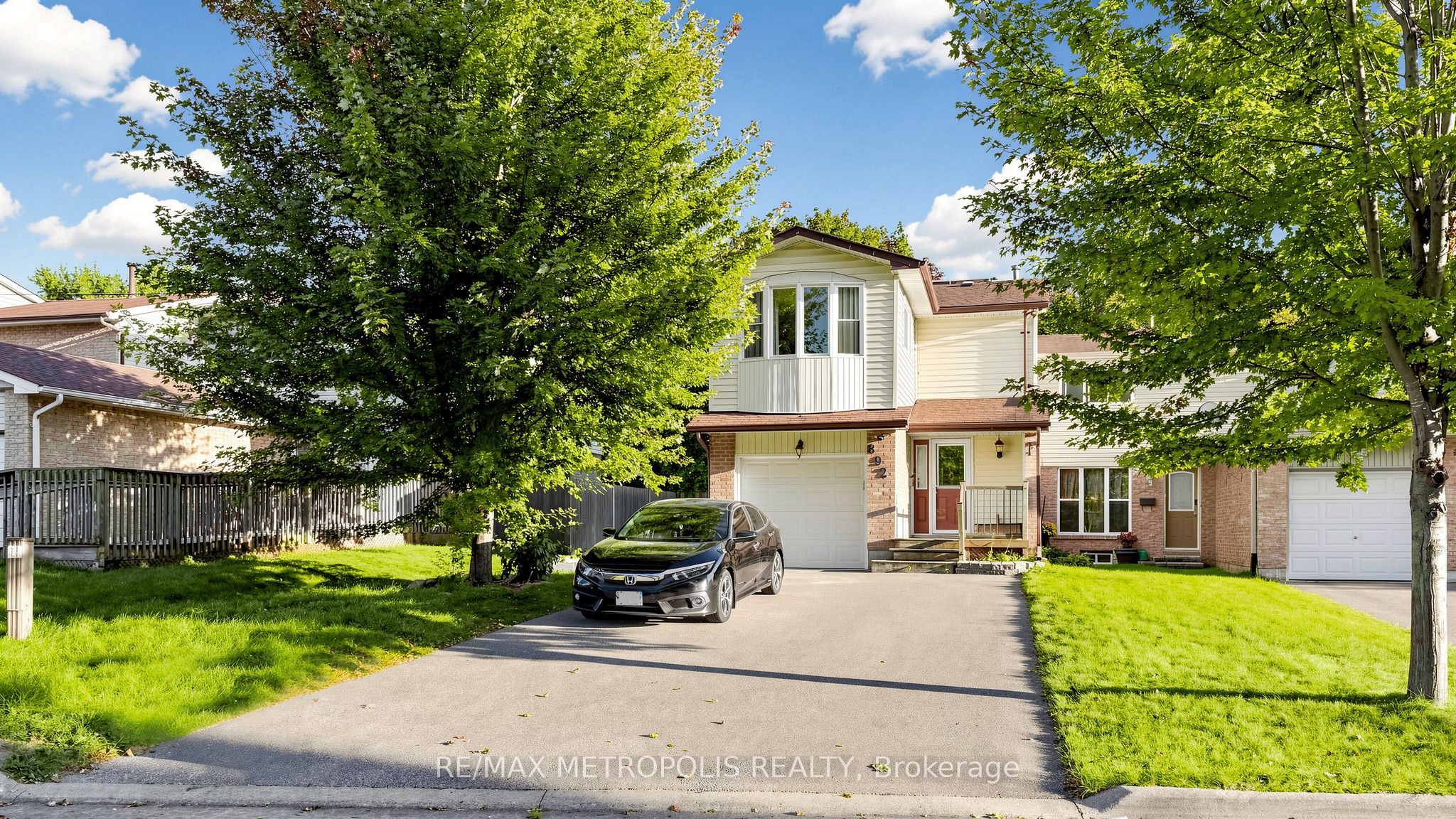 892 Gentry Crescent, Oshawa 2