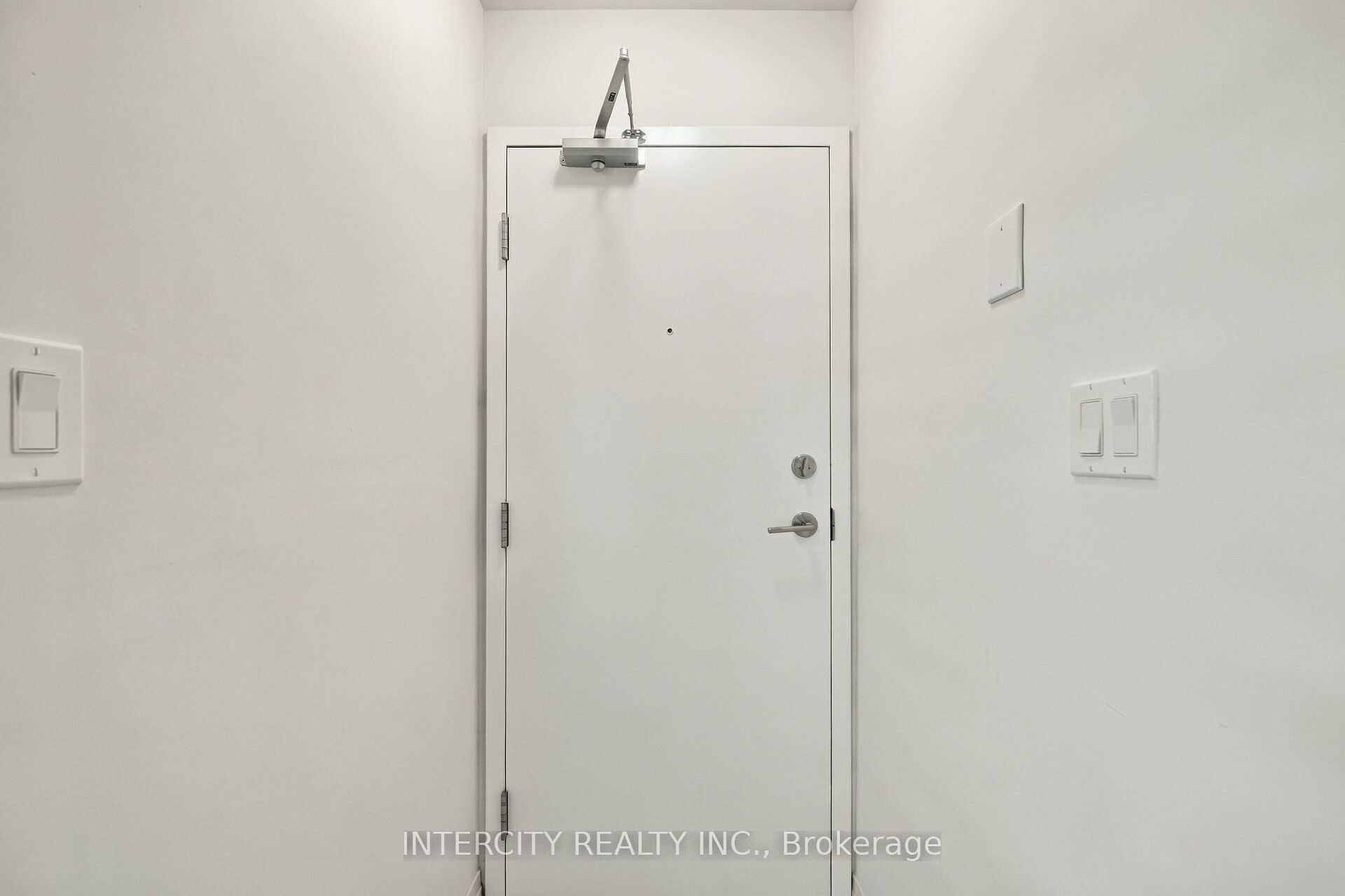 Unit 4 - 235 Mclevin Avenue, Scarborough 4
