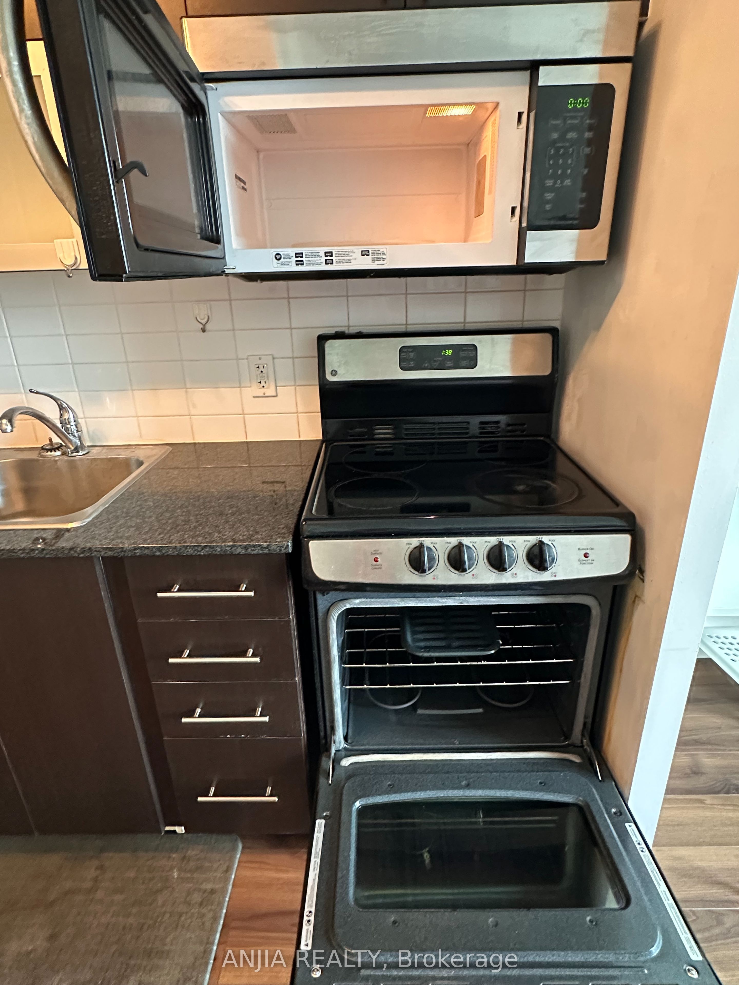 Unit 1707 - 50 Town Centre Court, Scarborough 4