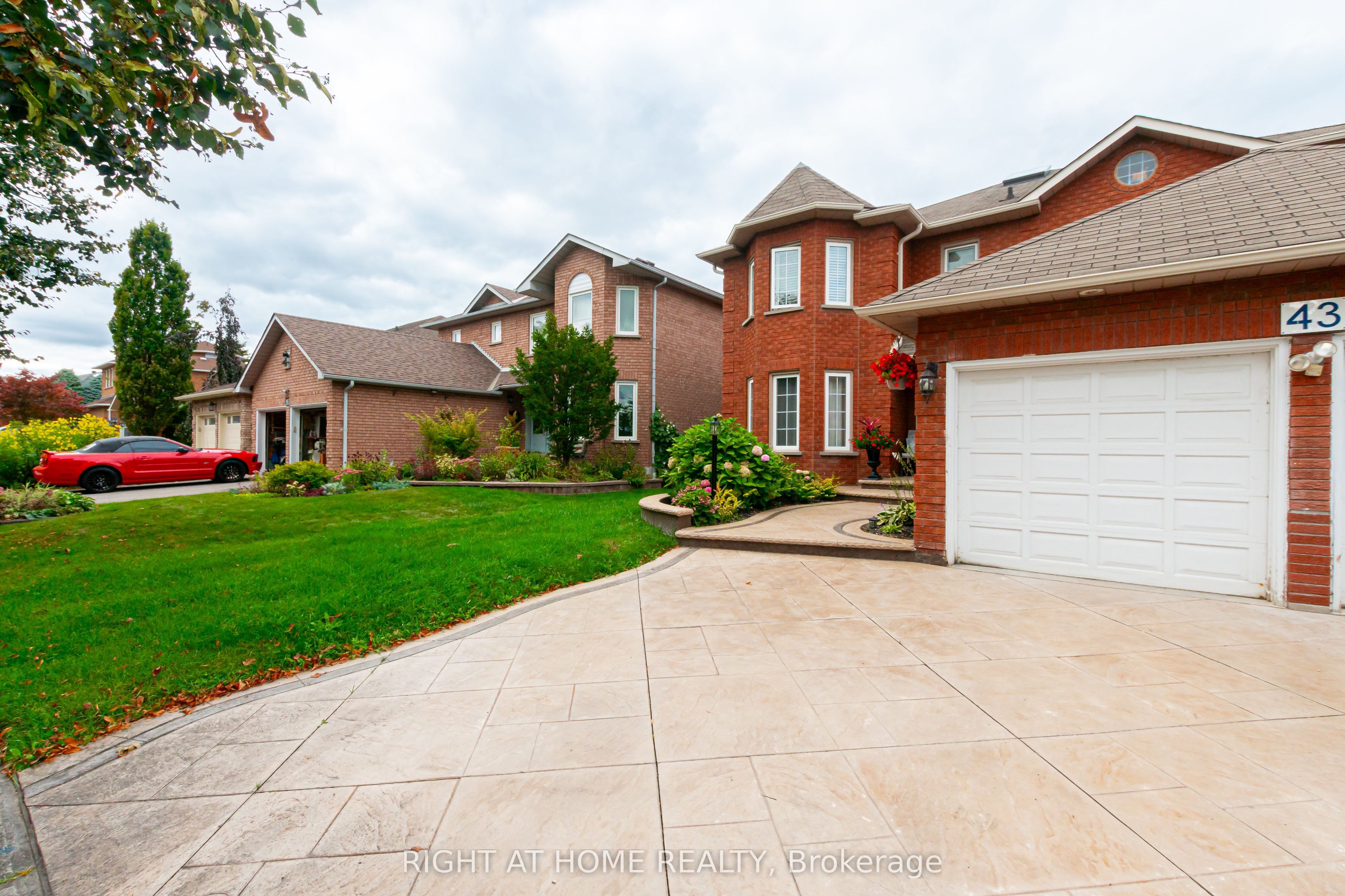 Unit Basement - 43 Greenbush Place, Whitby 3
