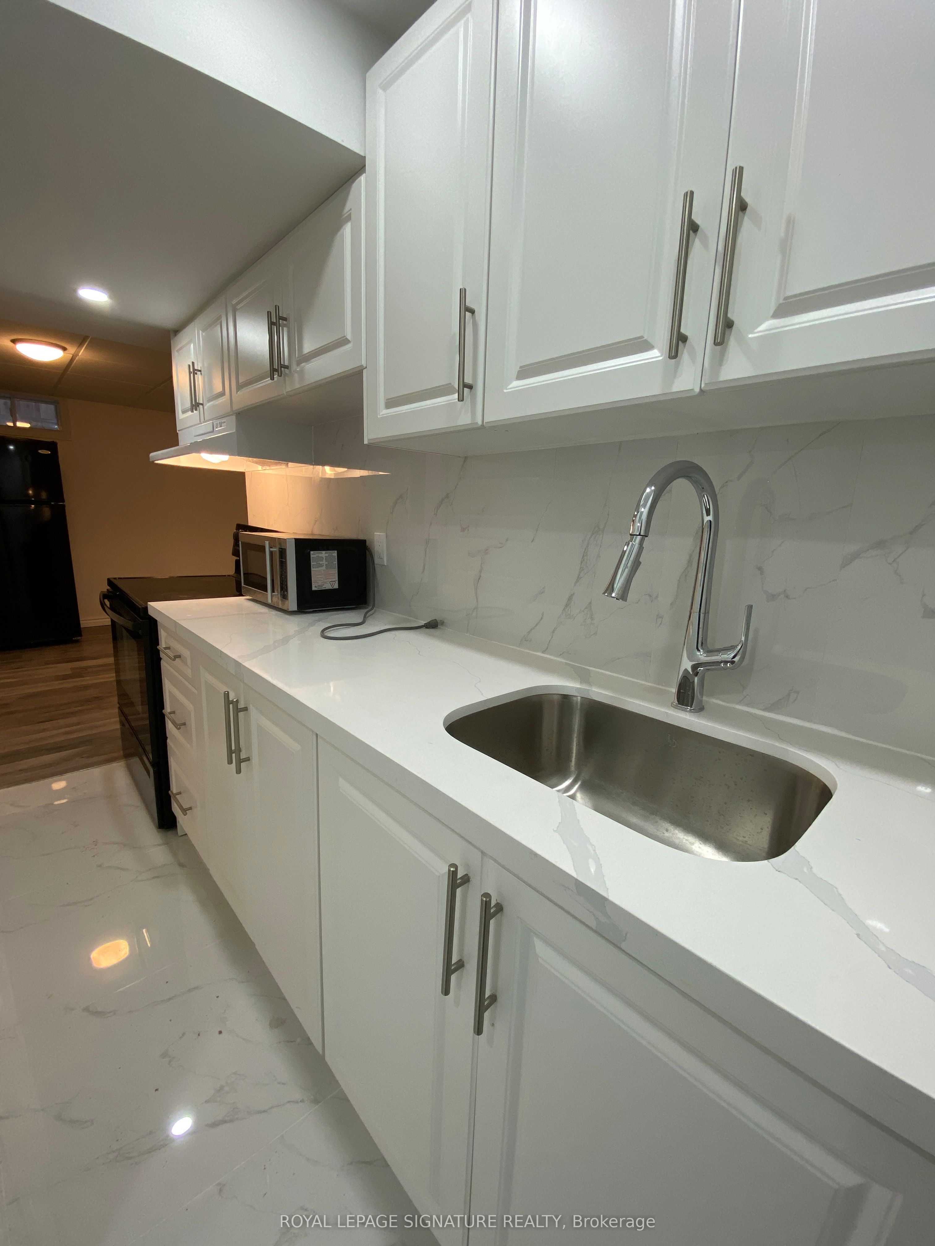 Unit Lower Level - 123 Mildenhall Place, Whitby 3