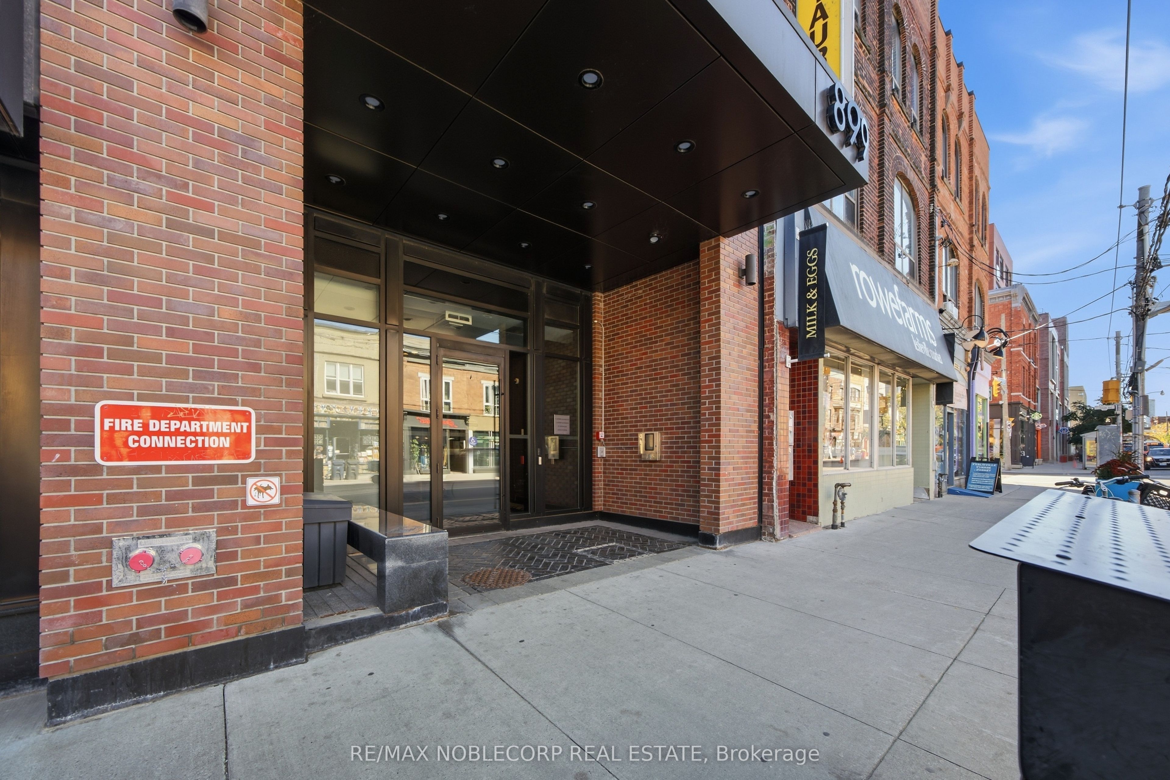 Unit 413 - 899 Queen Street, Toronto 4